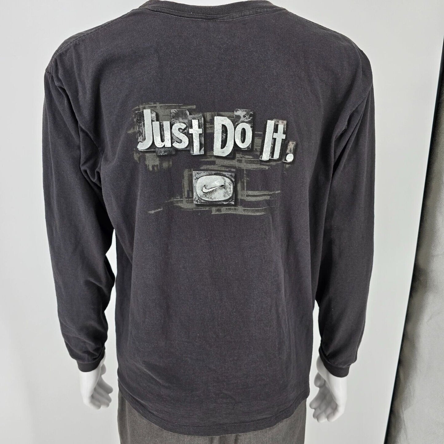 Vintage Y2K Nike Mens "Just Do It" Mini Swoosh Long Sleeve Dark Gray T-Shirt (M)