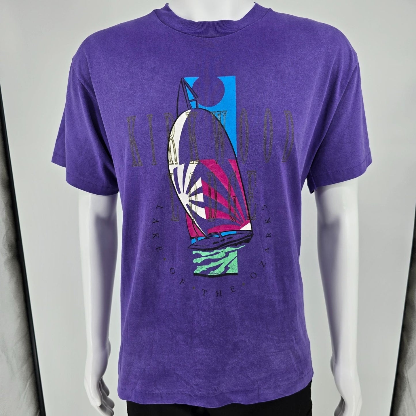 Vintage 1990s Kirkwood Lodge Lake of the Ozarks Faded Purple T-Shirt (M/L)