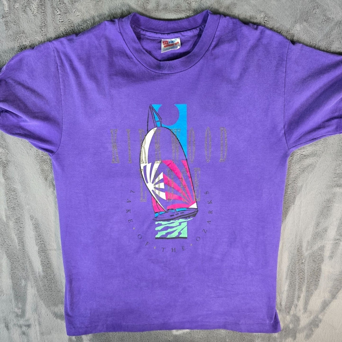 Vintage 1990s Kirkwood Lodge Lake of the Ozarks Faded Purple T-Shirt (M/L)