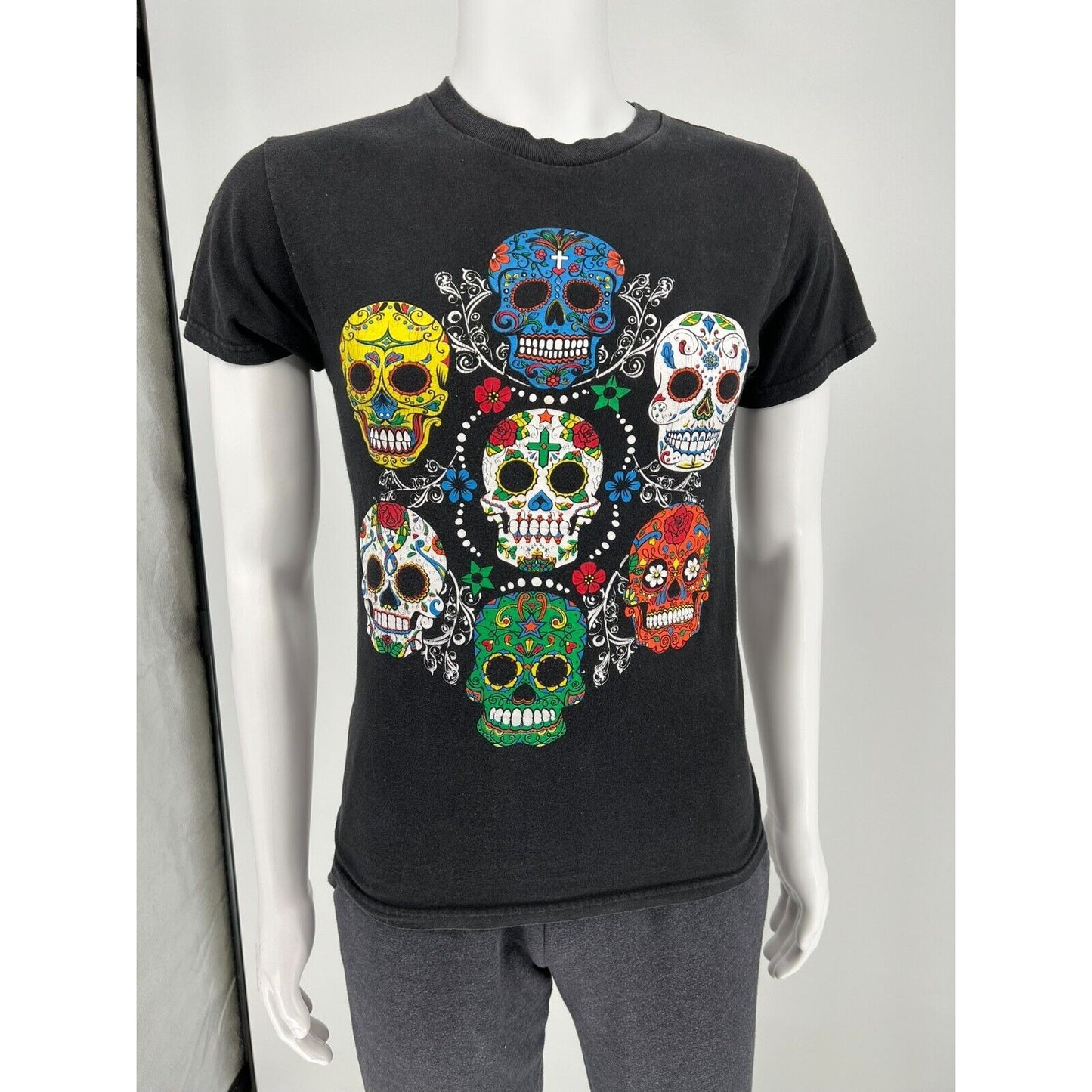 Black Lucky 7 Sugar Skull Made in Mexico Graphic T-Shirt (Small)