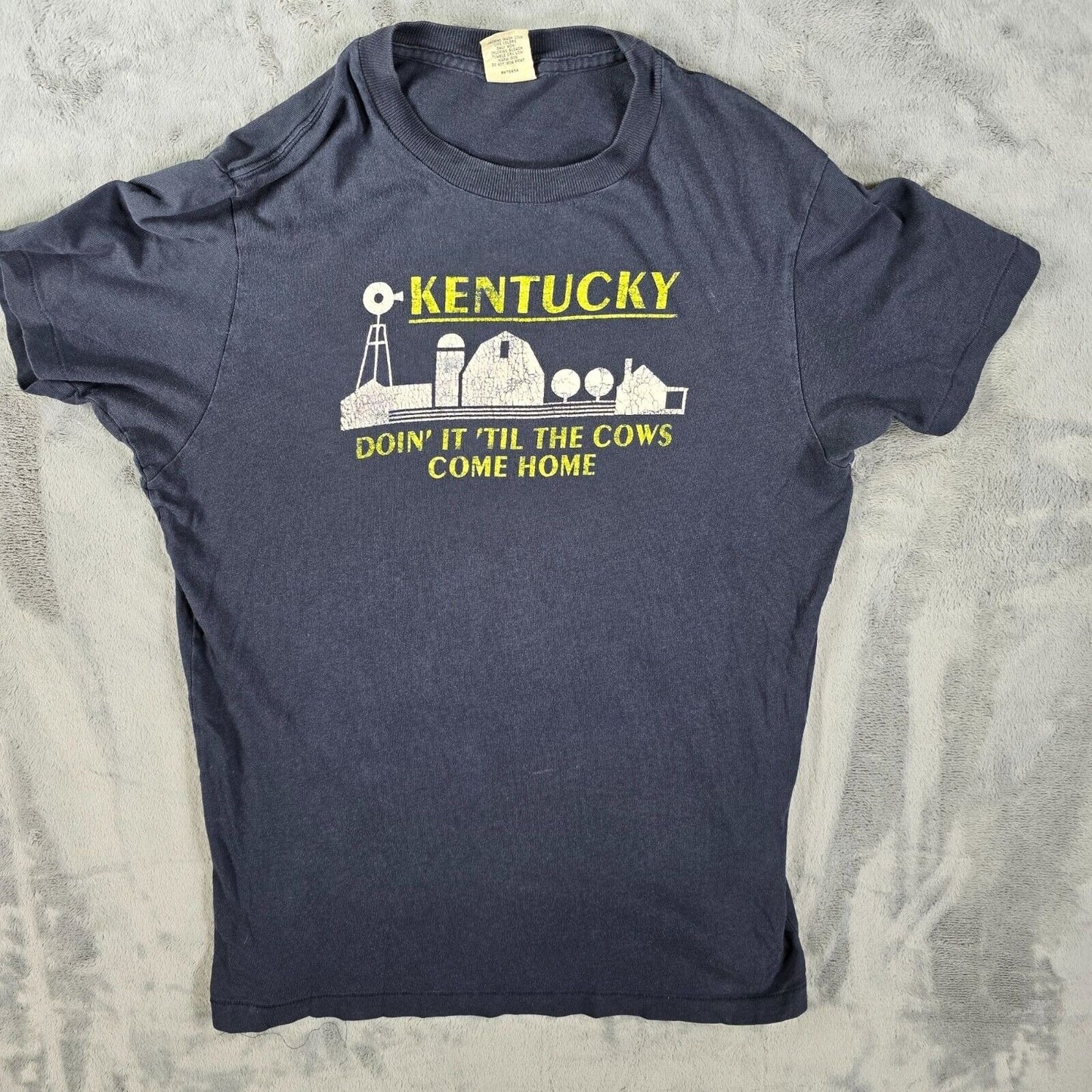Vintage Abercrombie & Fitch Kentucky Doin' It Till the Cows Come Home T-Shirt -M