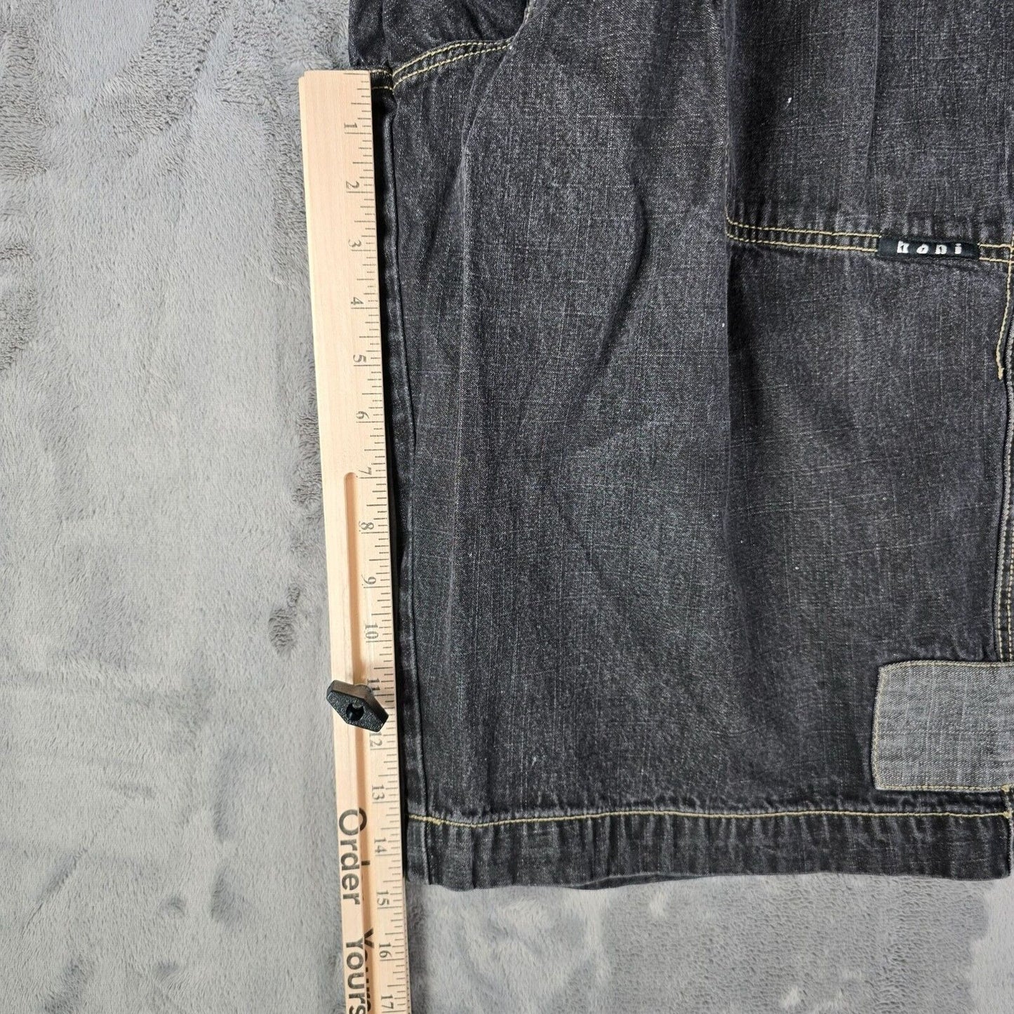 Vintage Y2K Streetwear Karl Kani Mens Baggy Black Denim Jean Shorts (38)