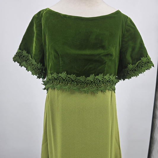 Vintage 1960s Green Velvet Venice Lace Leaf Trim Empire Gown (Petite XXS)