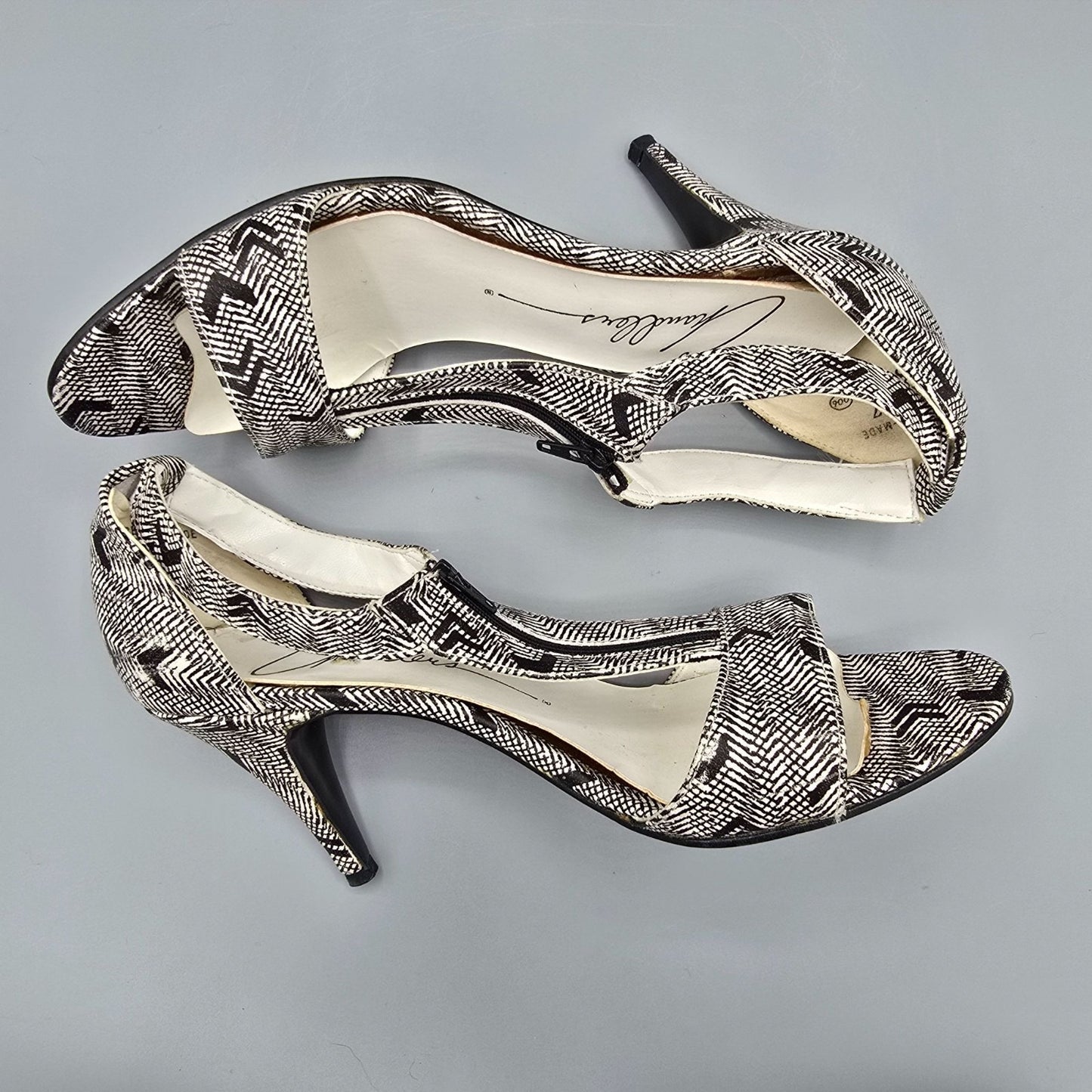 Vintage 1980s Chandlers Black/White Zig-Zag Print T-Strap Stiletto Heels (7.5B)