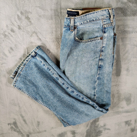 Tommy Hilfiger 2007 Men's Freedom Fit Light Blue Denim Jeans (34x30)