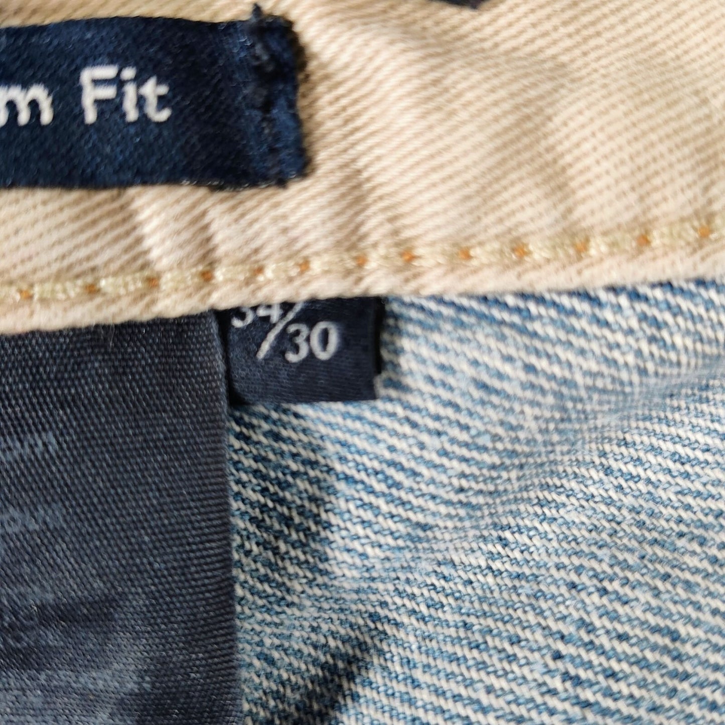 Tommy Hilfiger 2007 Men's Freedom Fit Light Blue Denim Jeans (34x30)