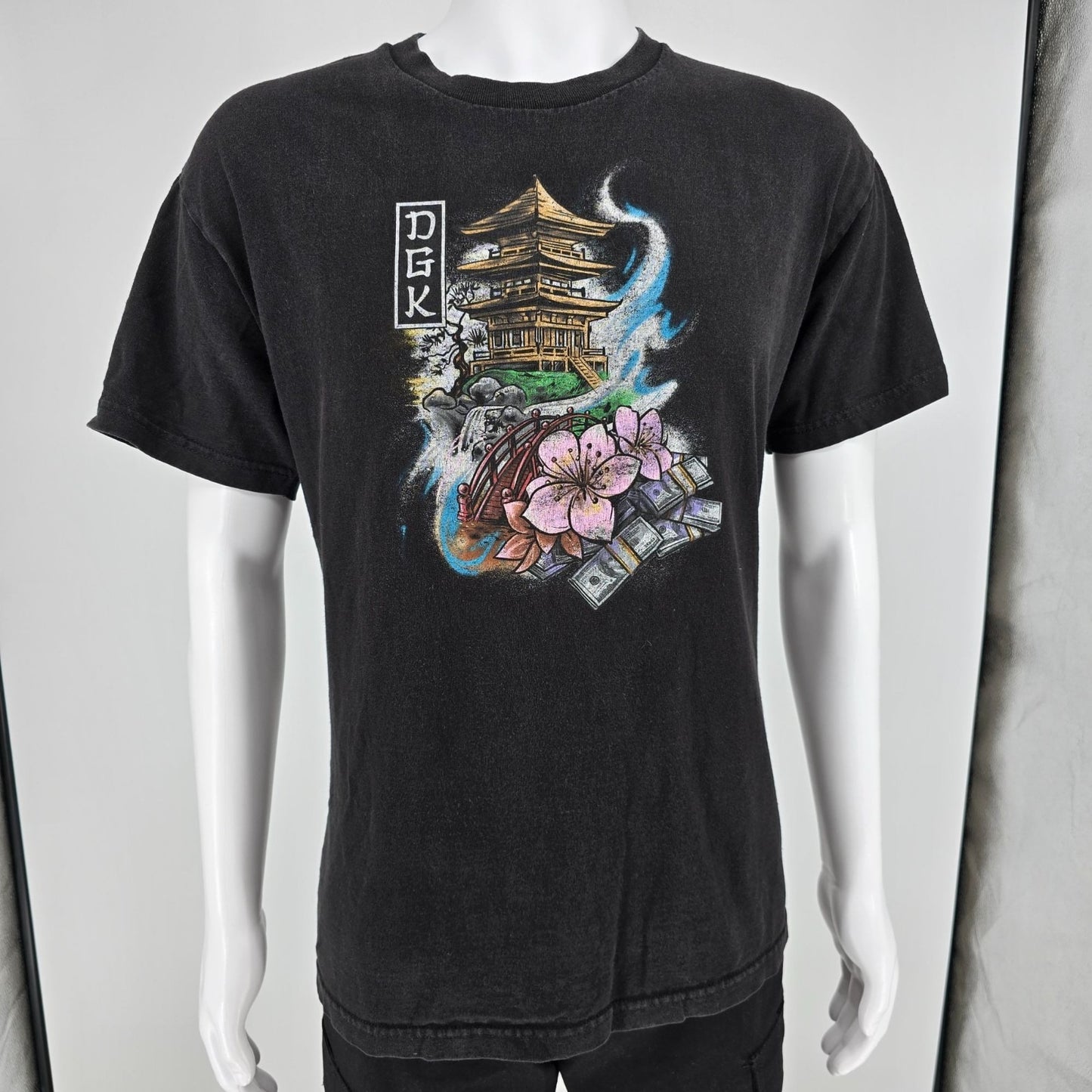 2010s DGK Dirty Ghetto Kids Pagoda and Cherry Blossom Skate Graphic T-Shirt (L)