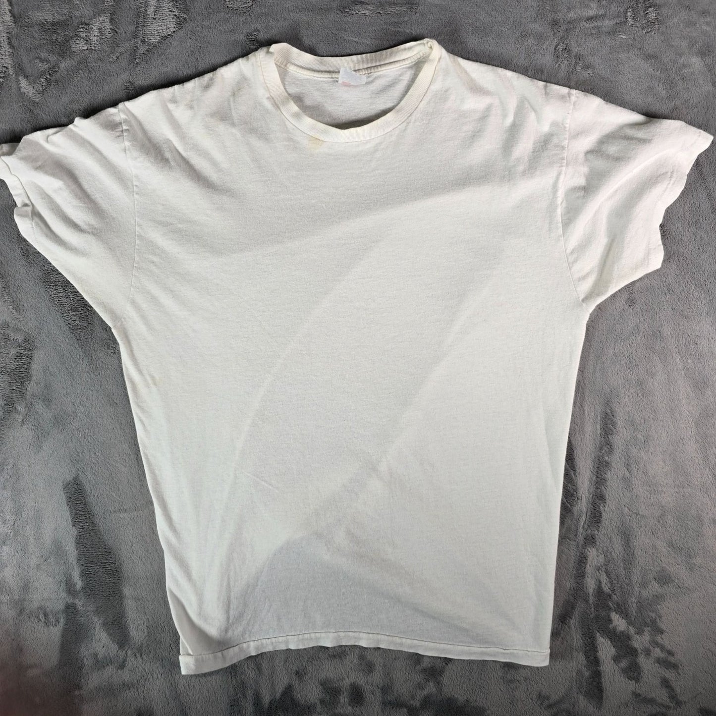 Vintage Y2K/ Early 2000s Hanes White Blank Single Stitch Cotton T-Shirt (L/XL)