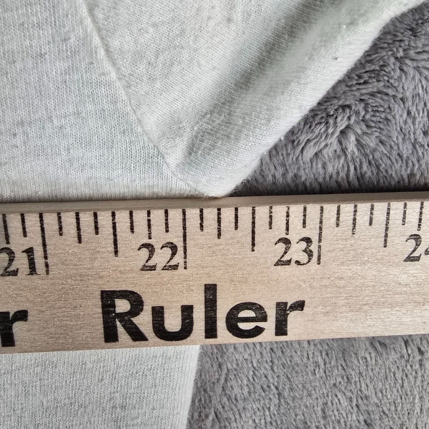 Vintage Y2K/ Early 2000s Hanes White Blank Single Stitch Cotton T-Shirt (L/XL)