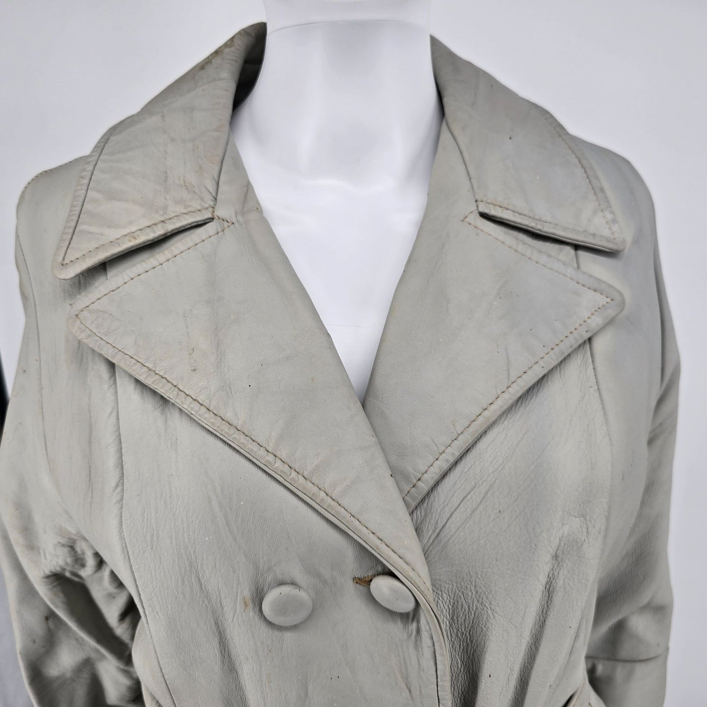 Distressed Vintage 1970s Women's Light Gray Double Breasted Belted Car Coat (S)