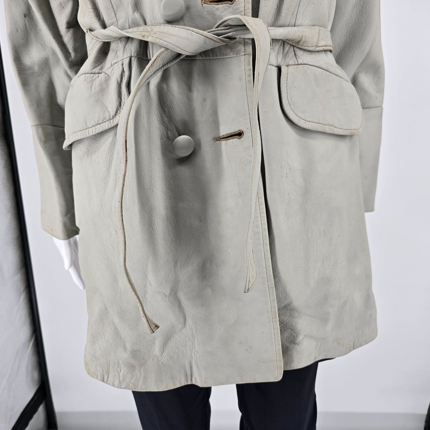 Distressed Vintage 1970s Women's Light Gray Double Breasted Belted Car Coat (S)