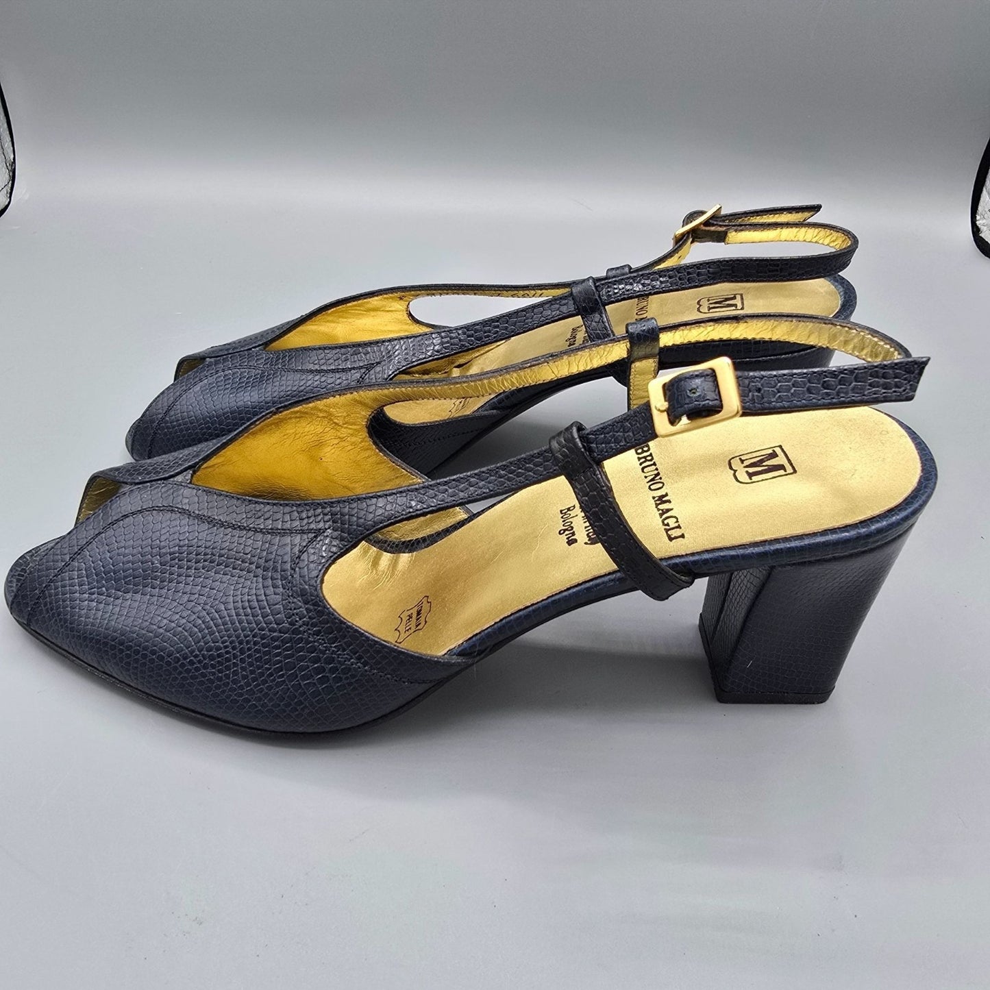 Vintage 1980s Bruno Magli Navy Lizard-Embossed Leather Peep-Toe Slingbacks (7B)