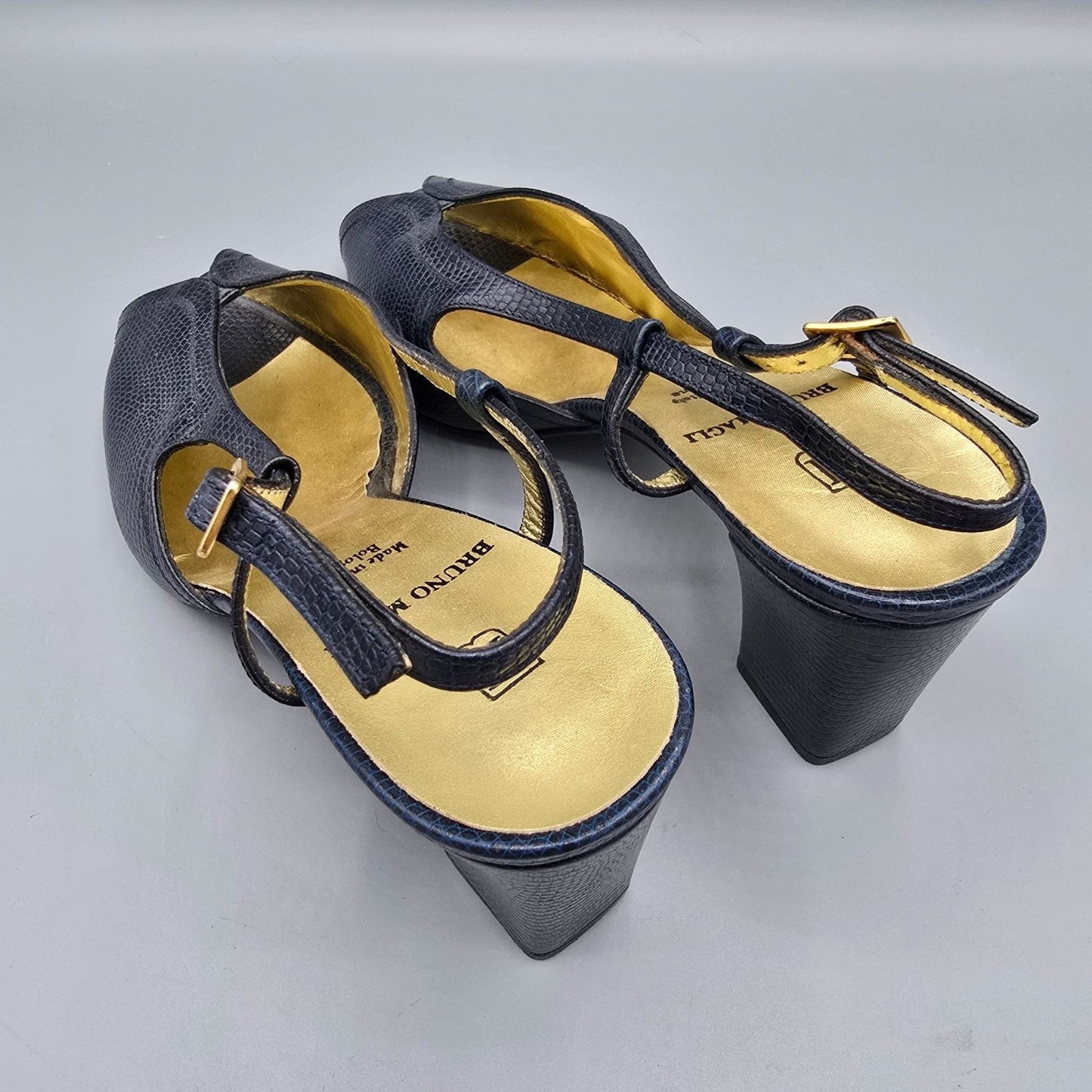 Vintage 1980s Bruno Magli Navy Lizard-Embossed Leather Peep-Toe Slingbacks (7B)