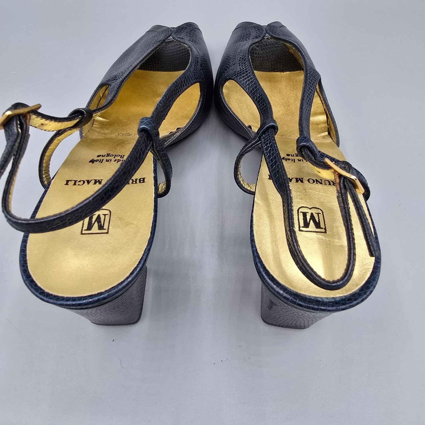Vintage 1980s Bruno Magli Navy Lizard-Embossed Leather Peep-Toe Slingbacks (7B)