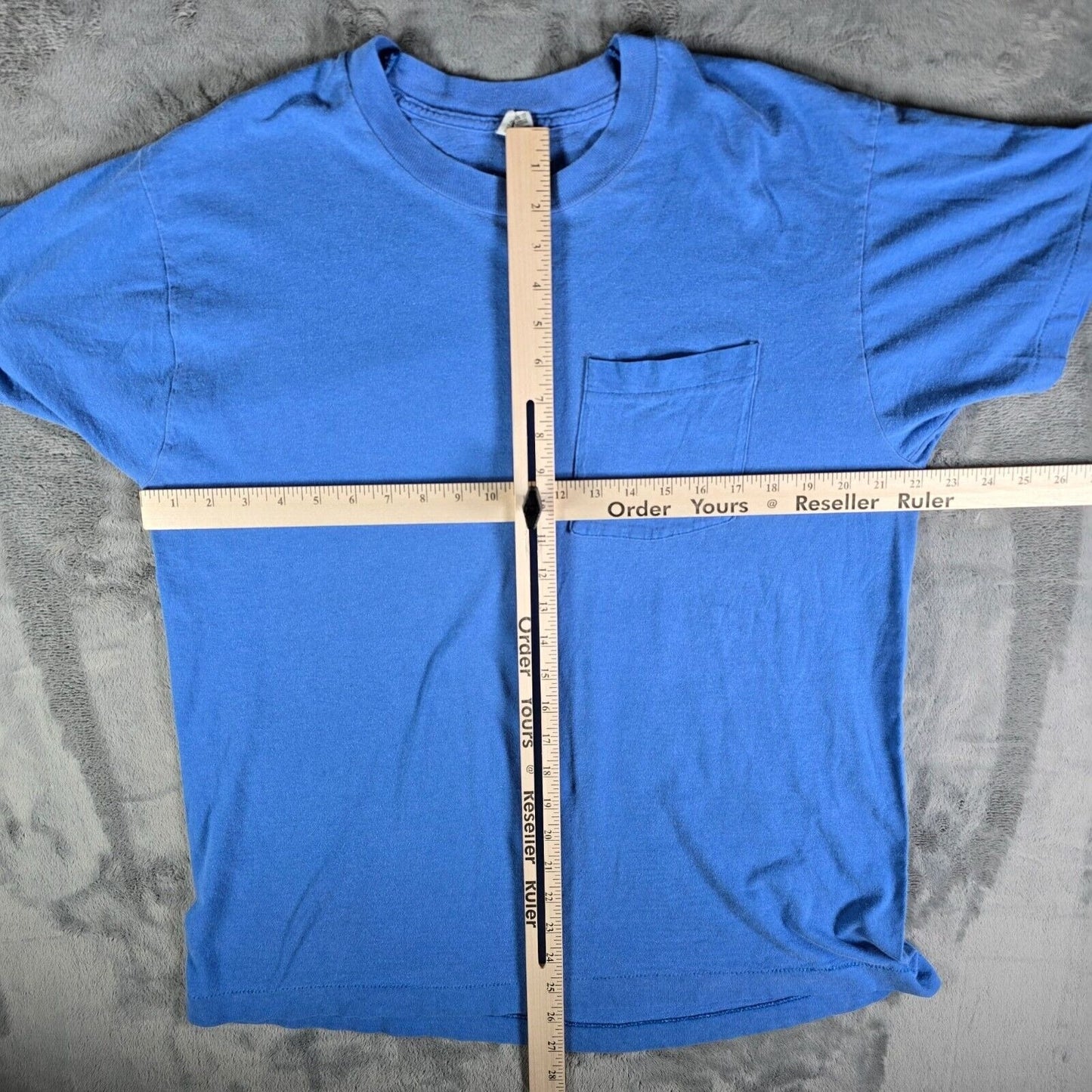 Vintage 1980s Fruit of the Loom Blank Blue Single Stitch Pocket Tee T-Shirt (L)