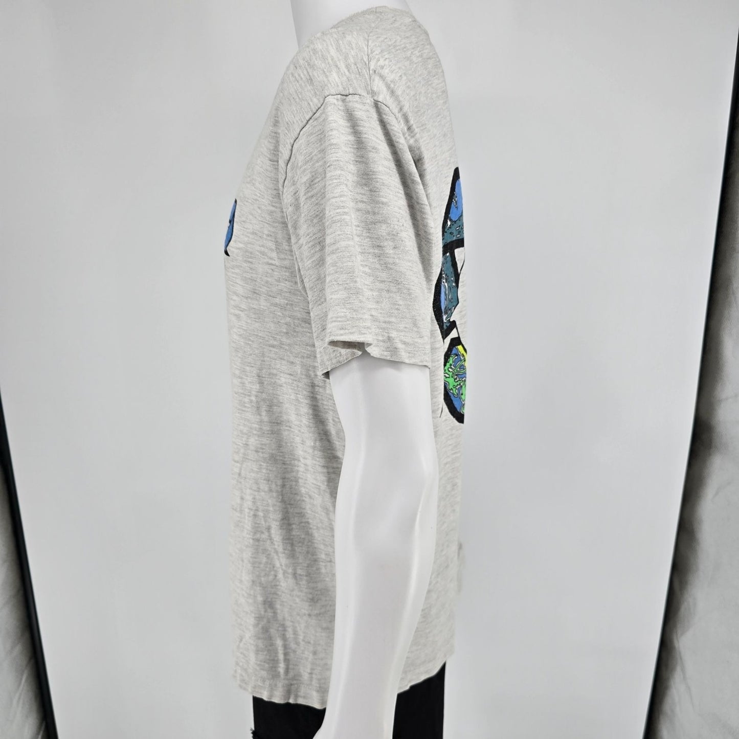 Vintage 1990s Hanes Beefy-T Dolphin Recycle Surf Graphic Made in USA T-Shirt (L)
