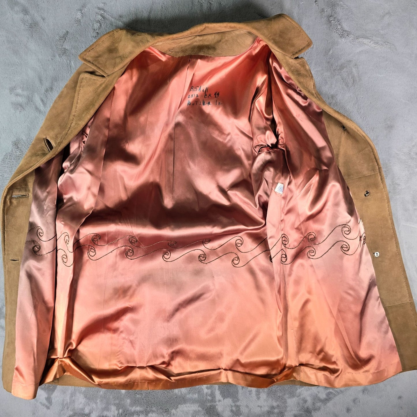 Vintage 1960s Unbranded Women's ILGWU Union Made Camel Suede Mod Car Coat (S/M)