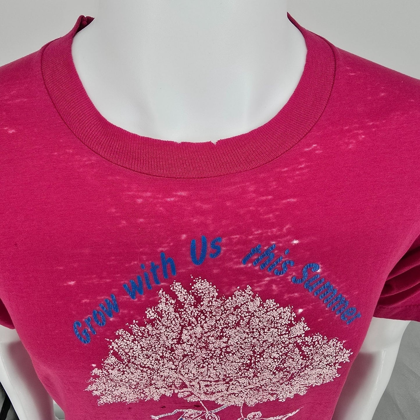 Thrashed Vintage 1980s Verdugo Hills Family YMCA Soft & Thin Magenta T-Shirt (L)