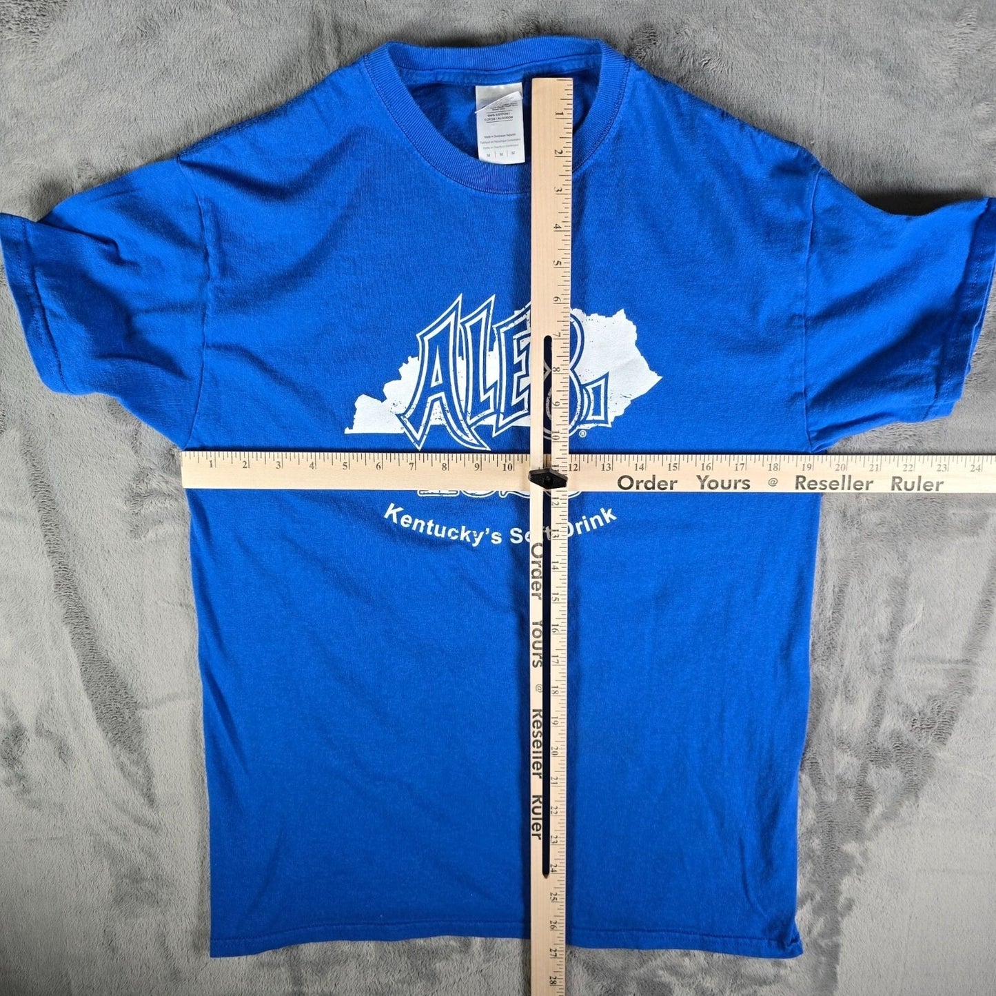 2010s Gildan Ultra Cotton Ale-8-One 1926 "Kentucky's Soft Drink" T-Shirt (M)