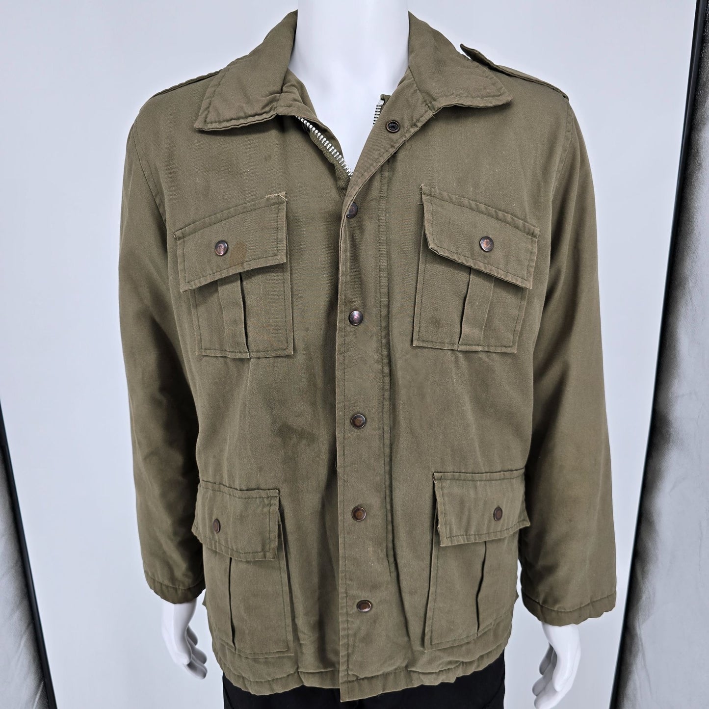 Vintage 1970s Unbranded M-65 Style Olive Field Jacket w/ Pile Lining (L)