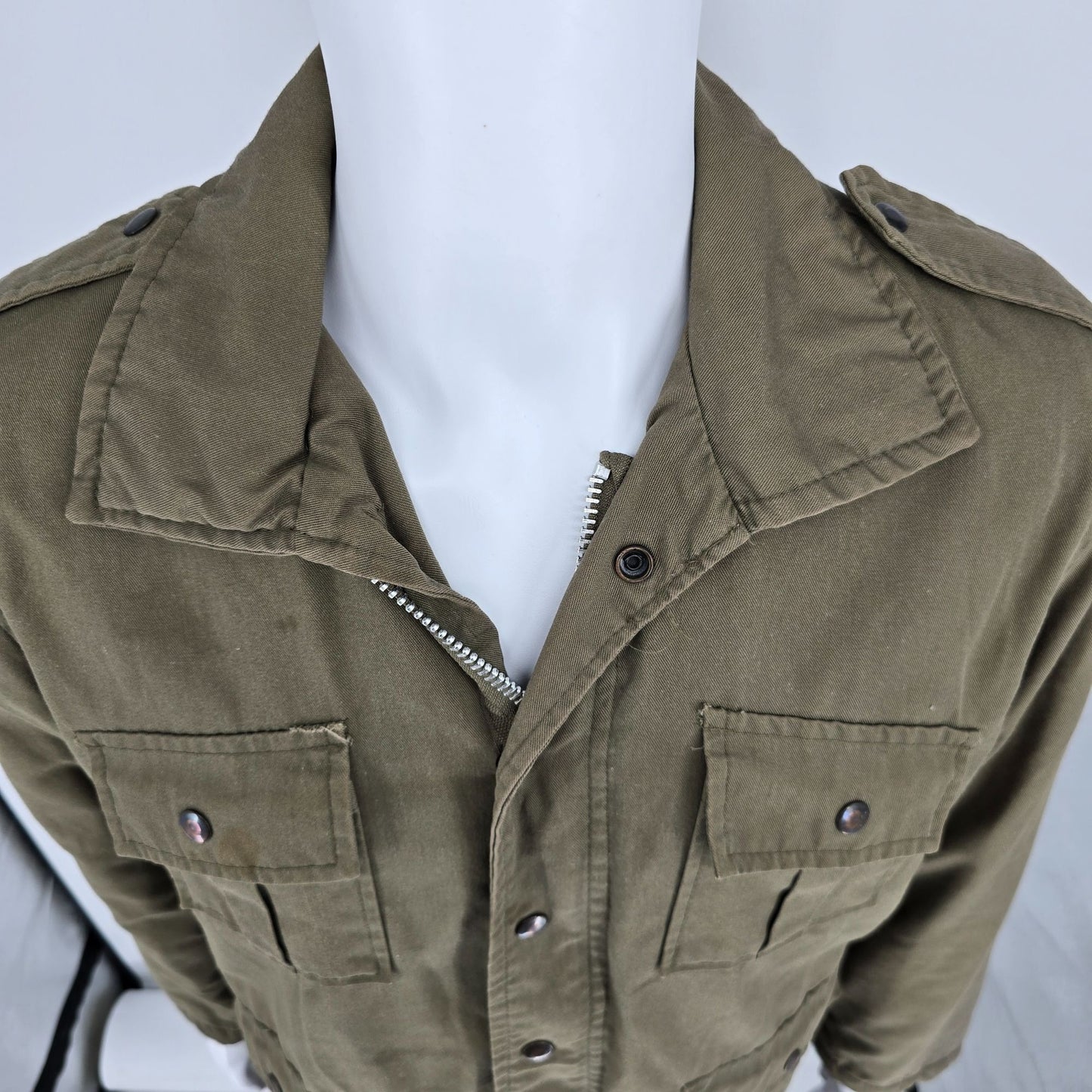 Vintage 1970s Unbranded M-65 Style Olive Field Jacket w/ Pile Lining (L)
