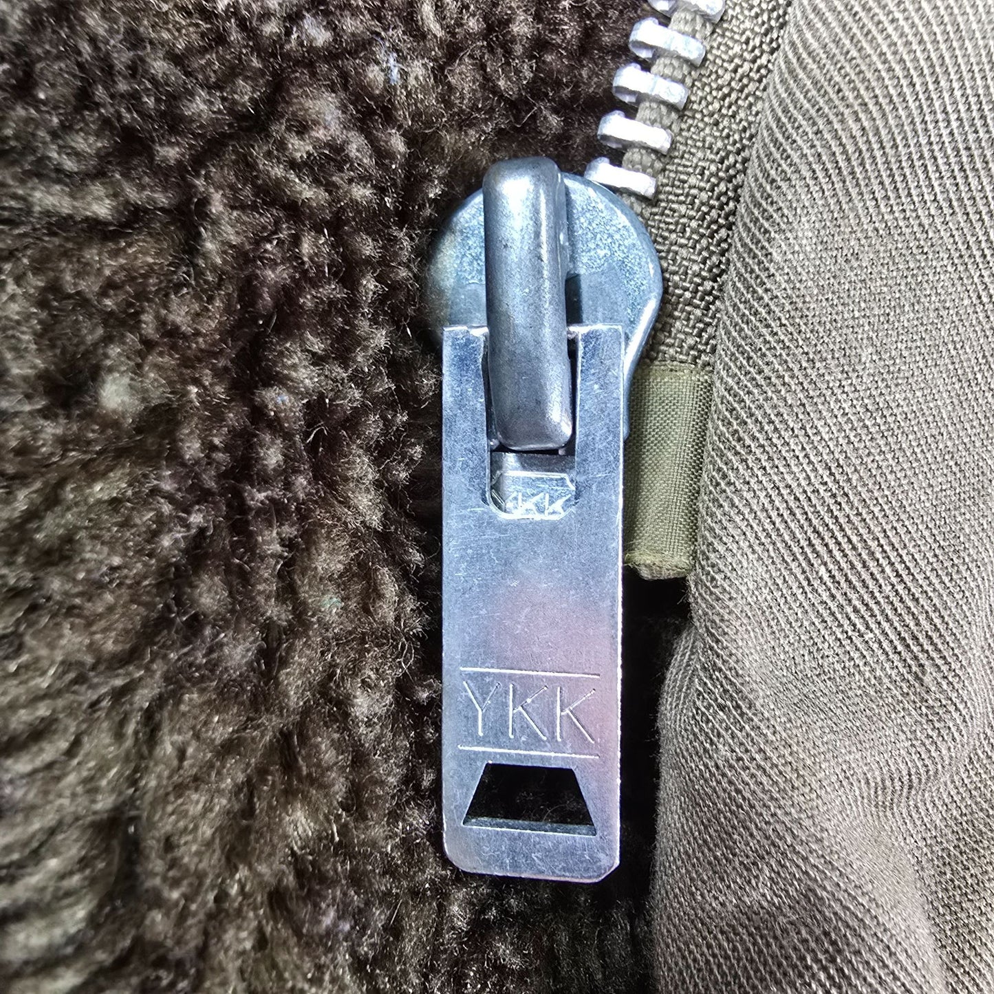 Vintage 1970s Unbranded M-65 Style Olive Field Jacket w/ Pile Lining (L)
