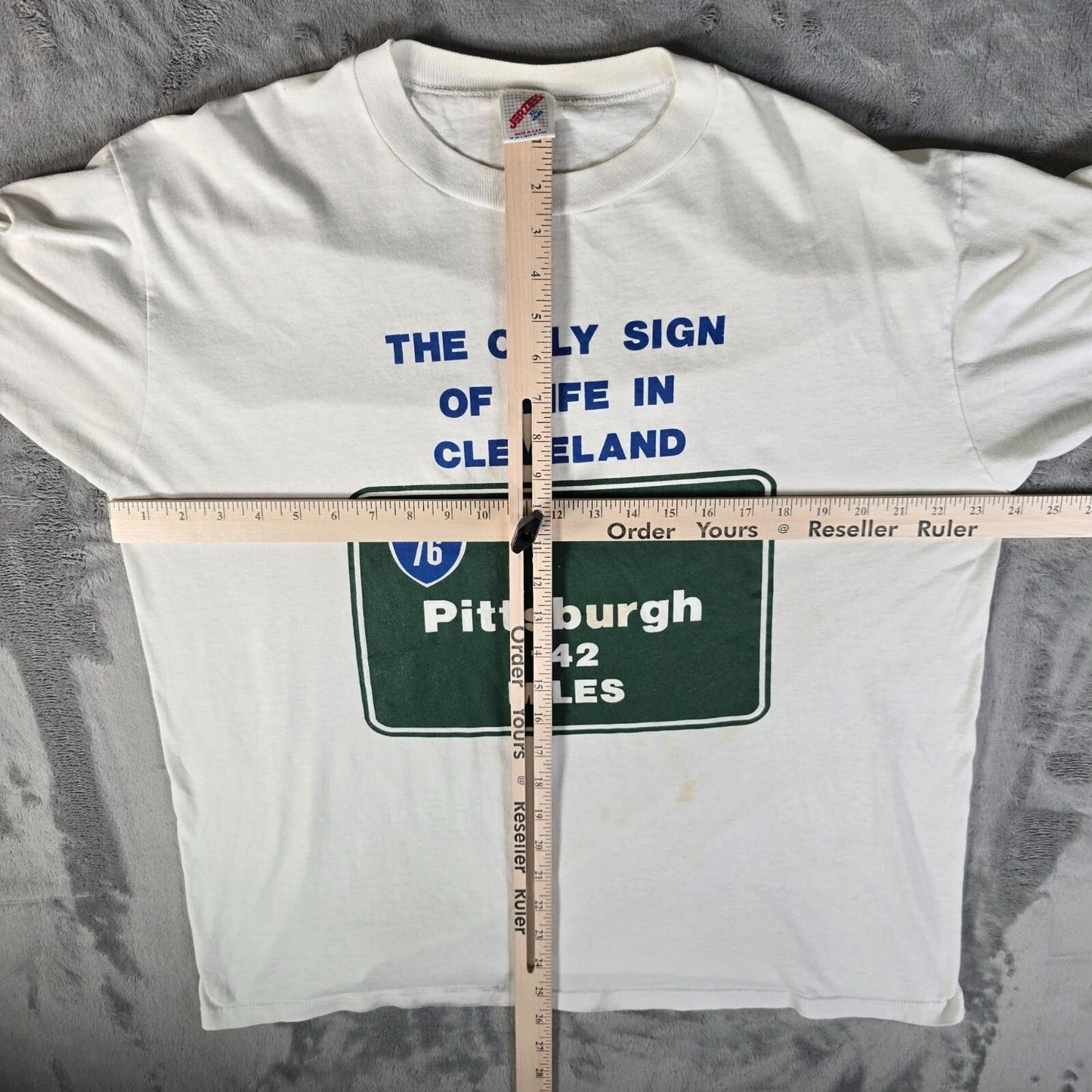 Vintage Early 1990s Jerzees "The Only Sign of Life In Cleveland" T-Shirt (XL)