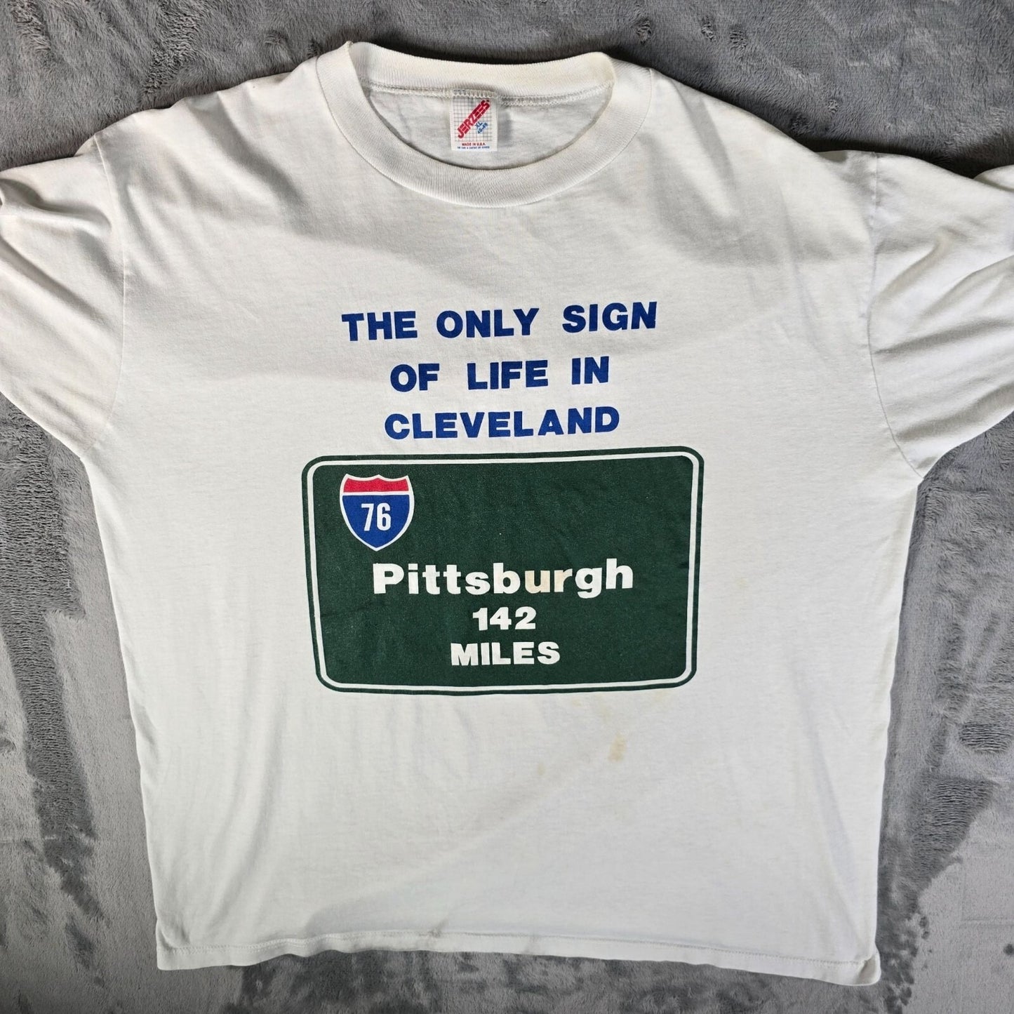 Vintage Early 1990s Jerzees "The Only Sign of Life In Cleveland" T-Shirt (XL)