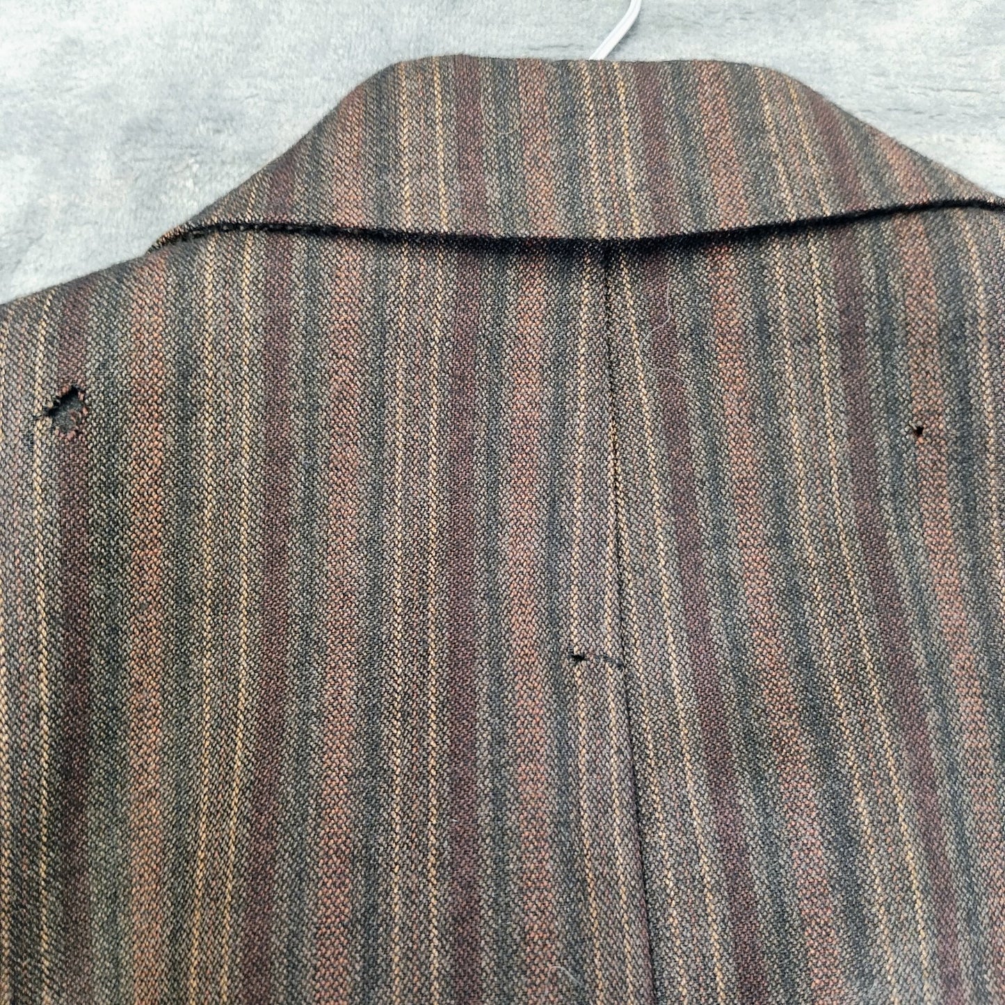 Hugo Boss Made in USA Brown, Red, and Yellow Striped Sport Coat (42R) *FLAWS*