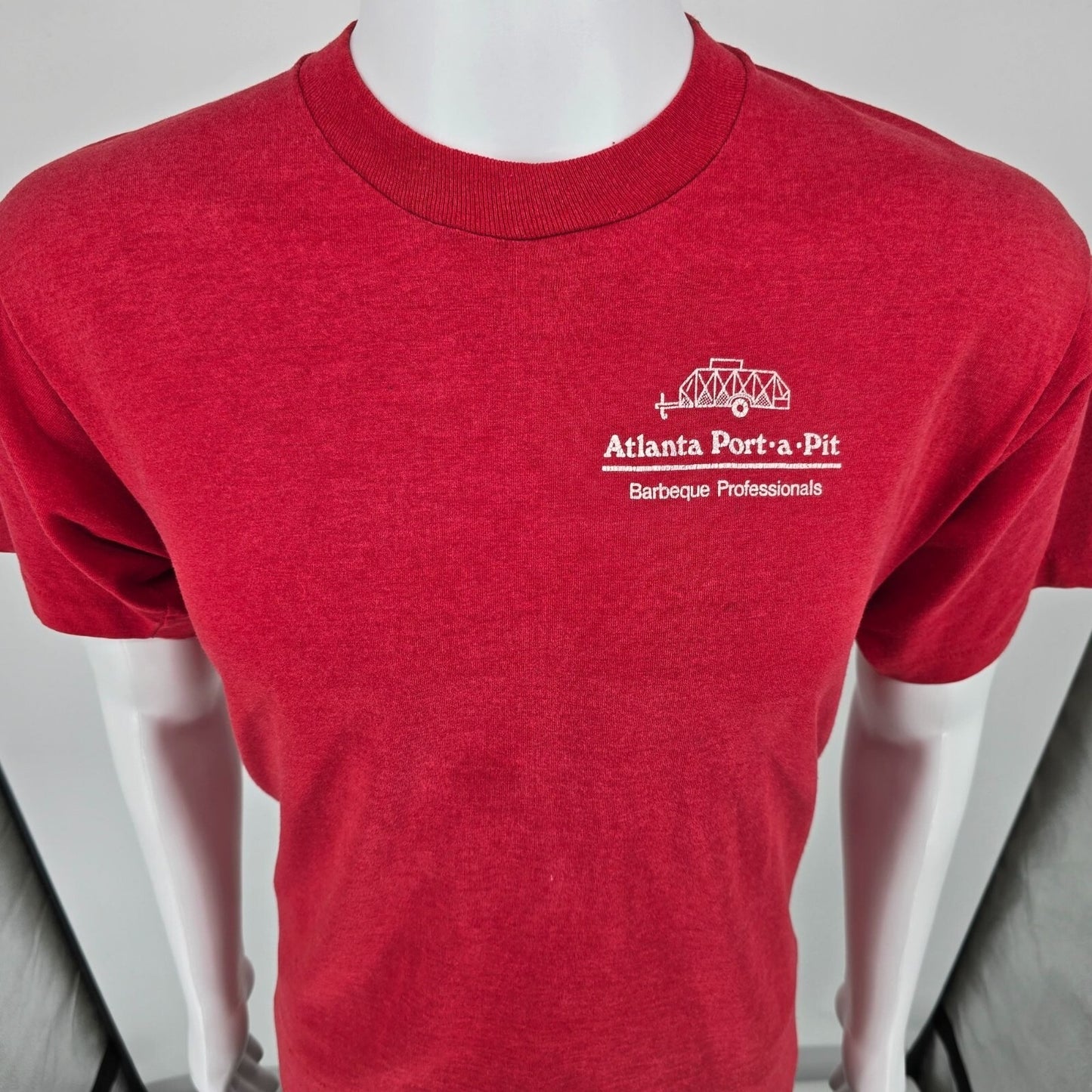 Vintage 1990s Atlanta Port-A-Pit Barbeque Professionals Red BBQ T-Shirt (M)
