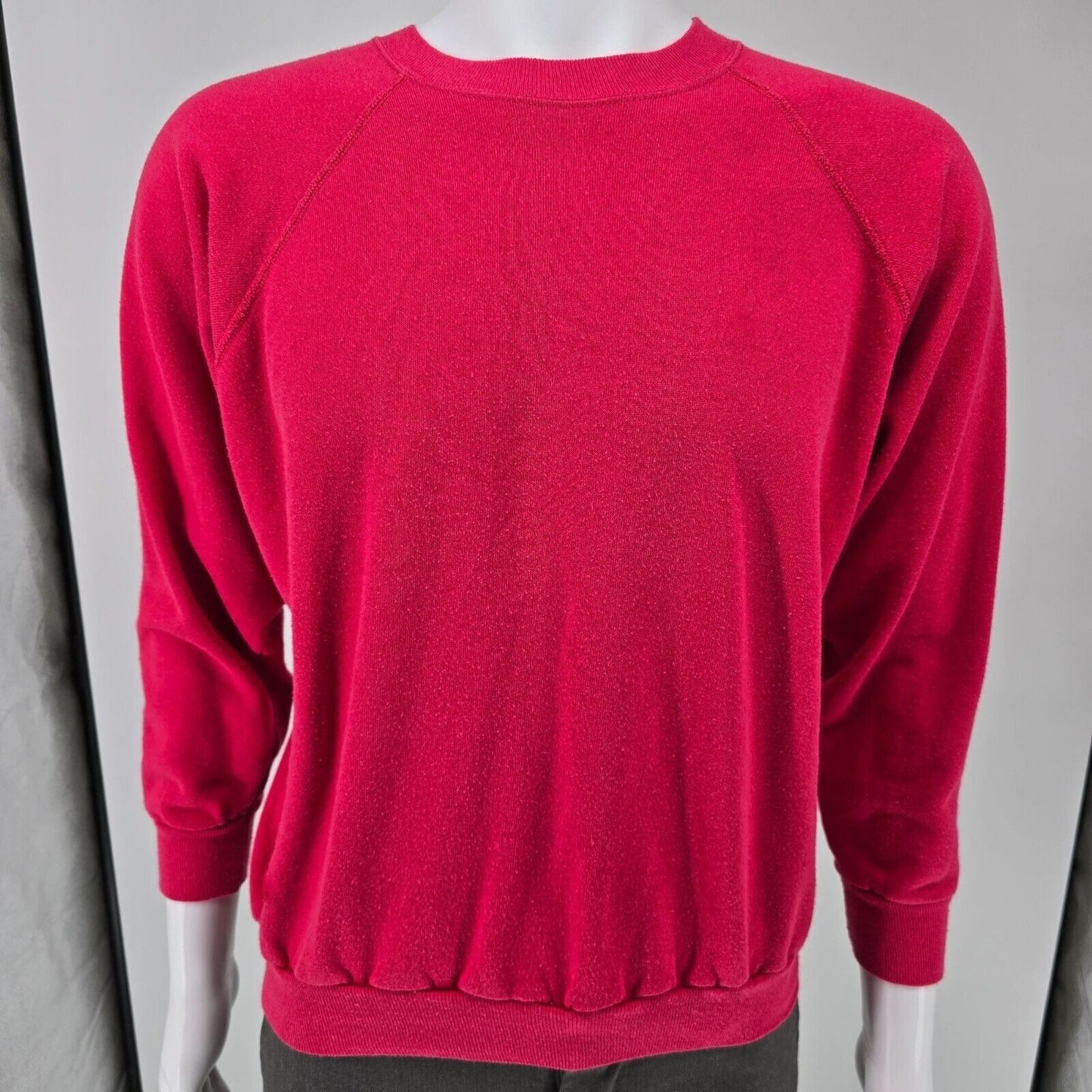 Vintage Distressed 1980s J.E. Morgan Fleecewear Raglan Pink Sweatshirt (M)