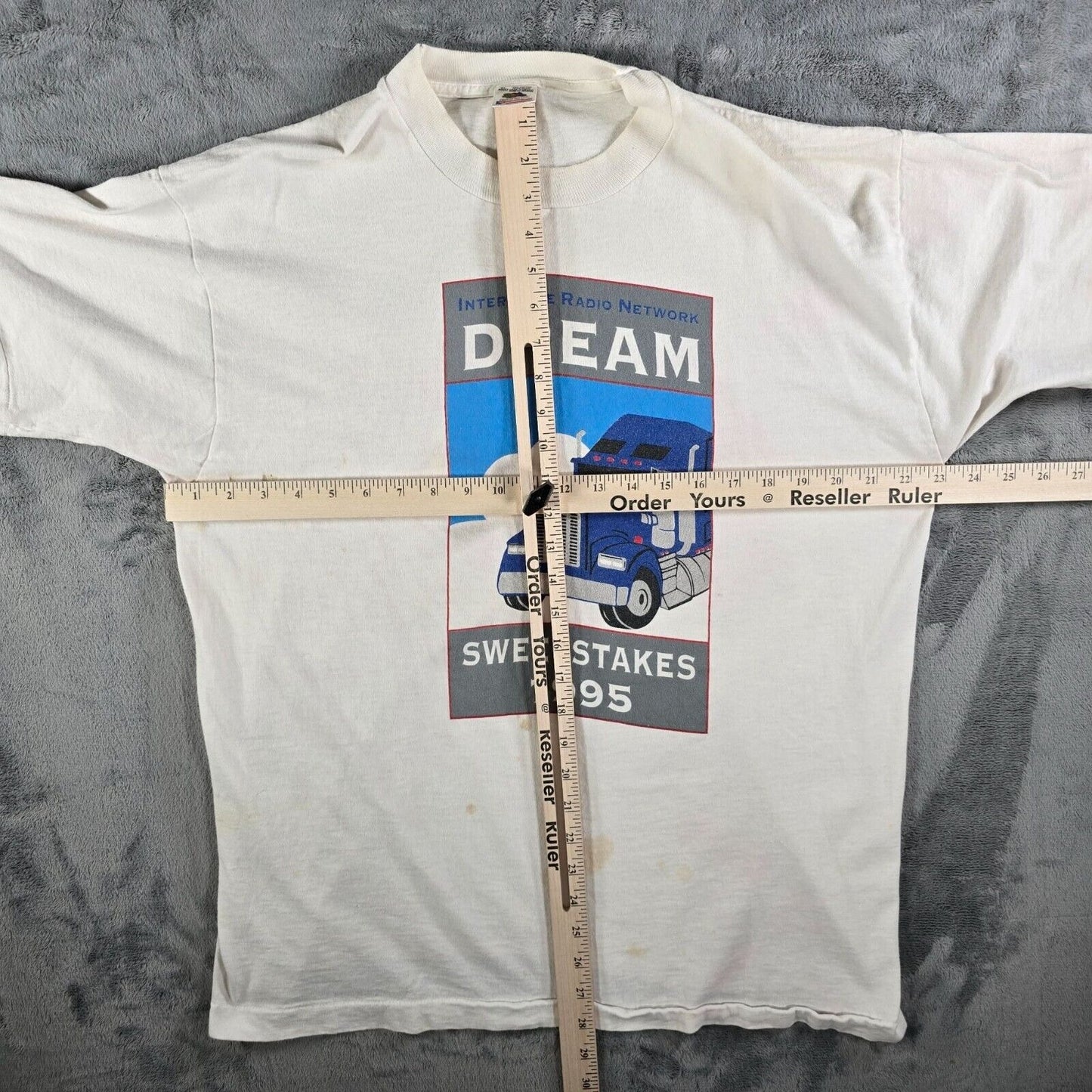 Vintage Thrashed Interstate Radio Network Dream Sweepstakes 1995 T-Shirt (XL)