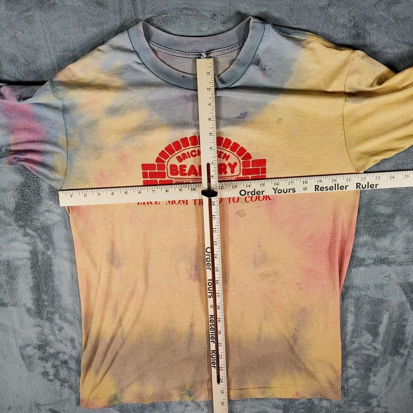 Vintage Boise, Idaho Brick Oven Beanery Great American Food Tie-Dye T-Shirt (L)