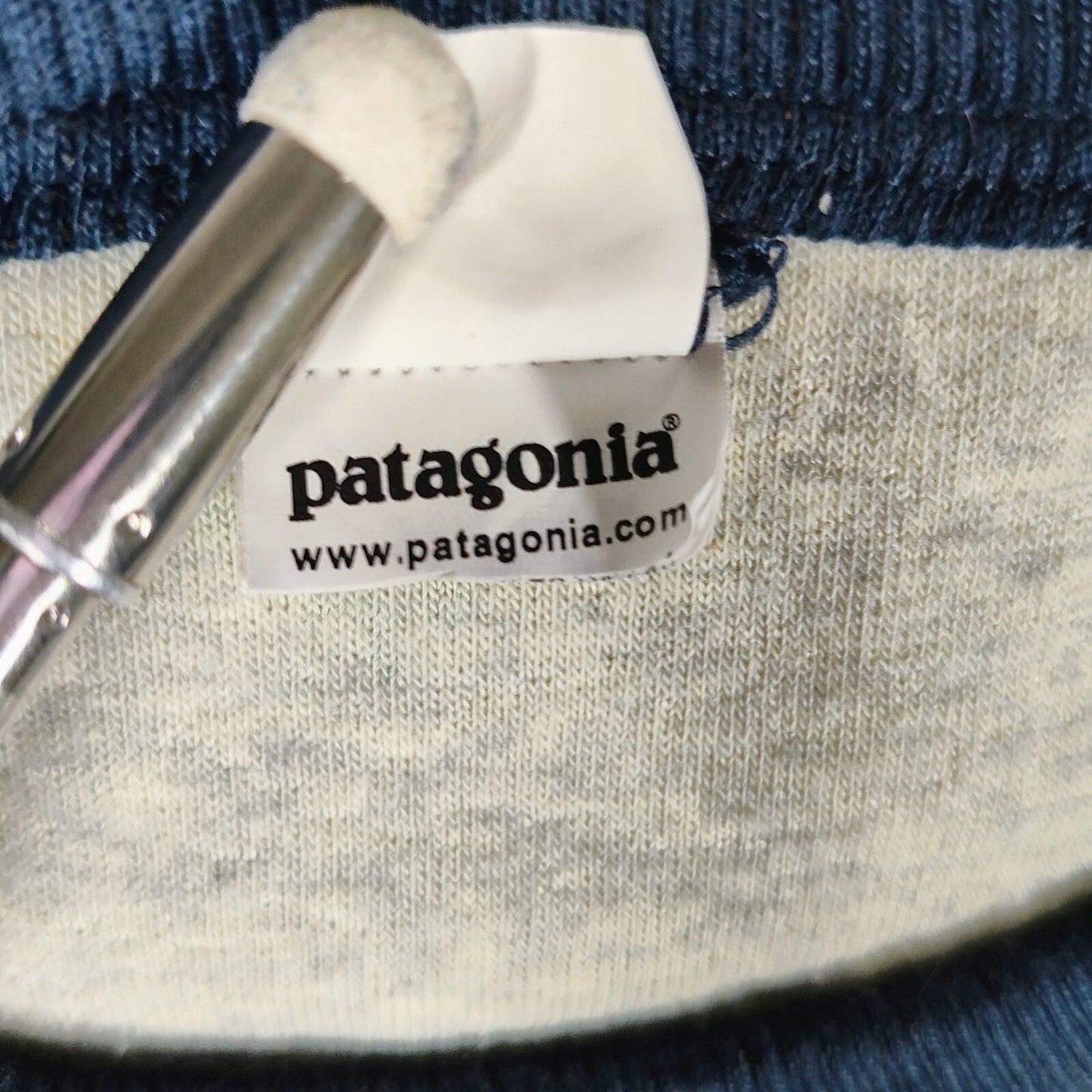 Patagonia Men's Reversible Sherpa Crew Neck Sweater Oatmeal/Navy (Large)