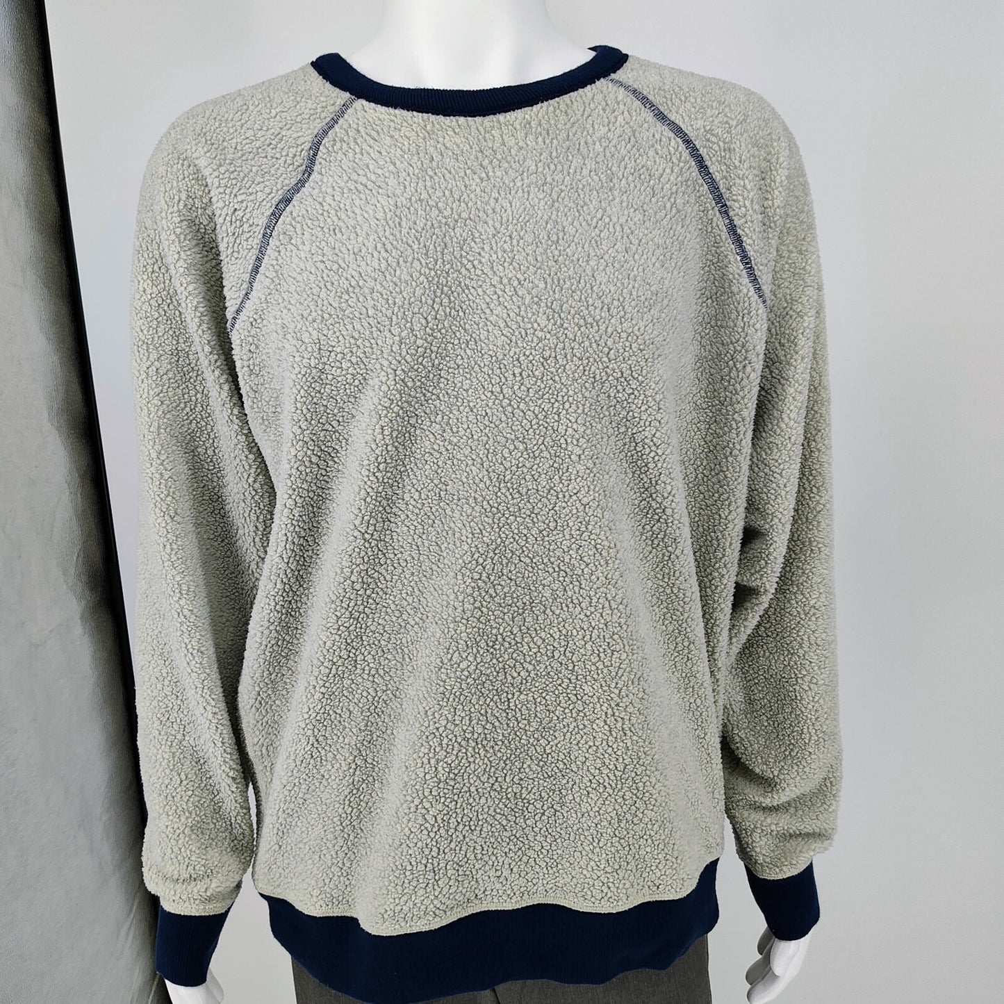 Patagonia Men's Reversible Sherpa Crew Neck Sweater Oatmeal/Navy (Large)