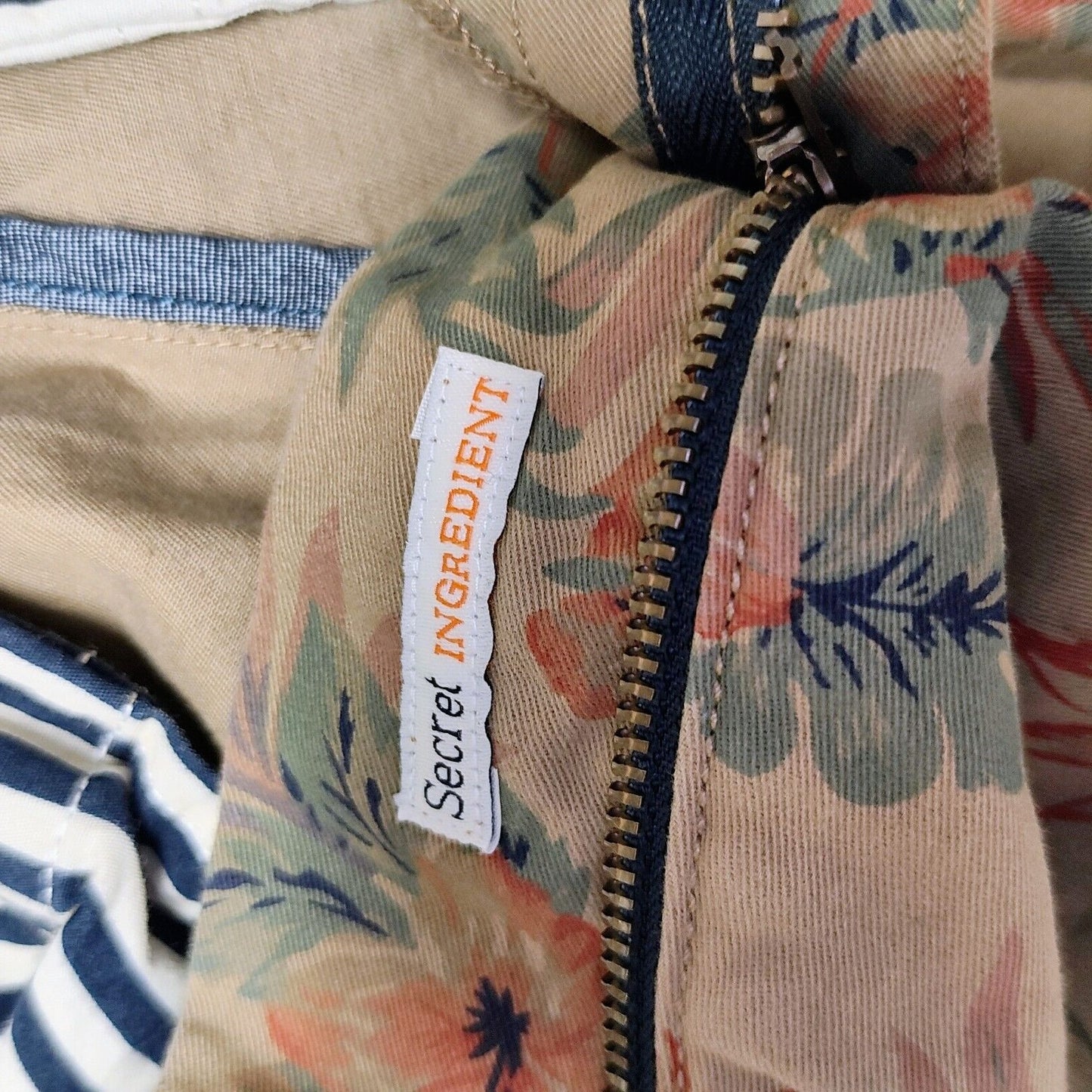 Ricky Singh "Denim & Flower" Brown Floral Pattern 7.5" Inseam Shorts (Sjze 29)