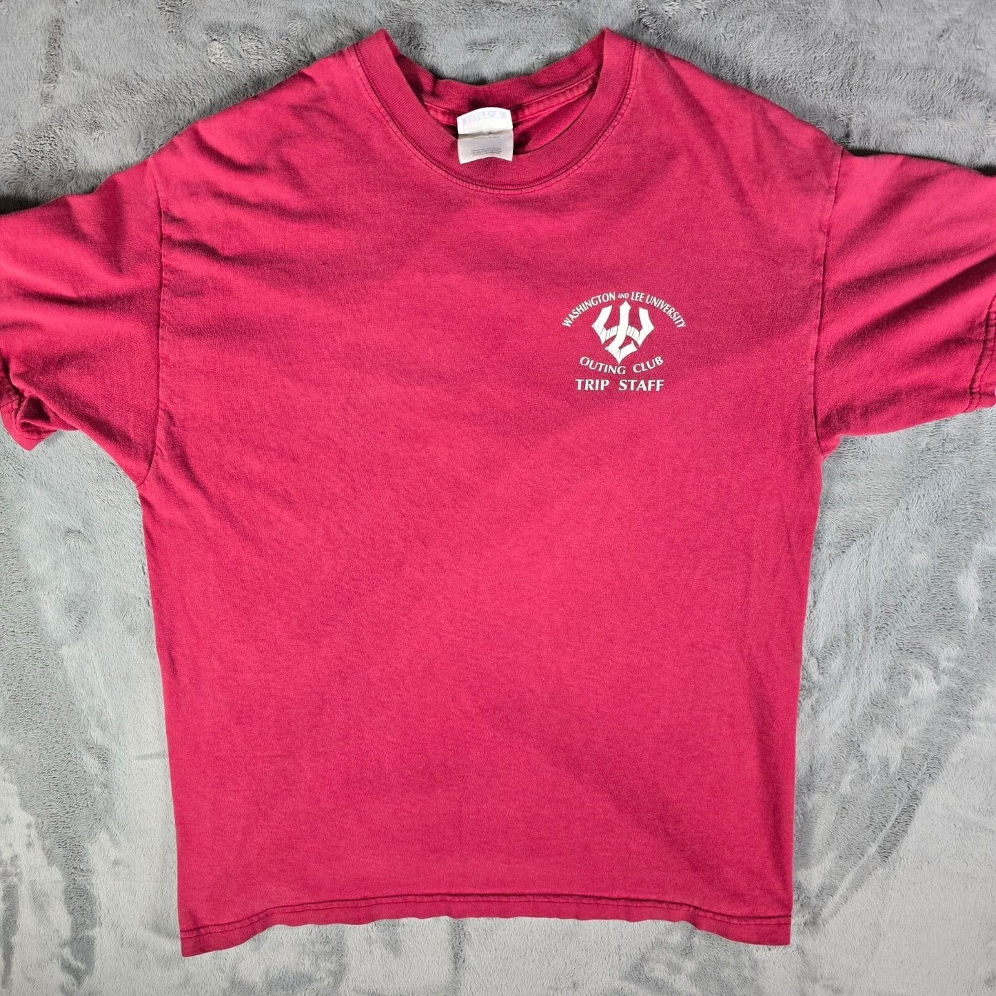 Vintage Y2K Washington and Lee University Outing Club Trip Staff T-Shirt (L)