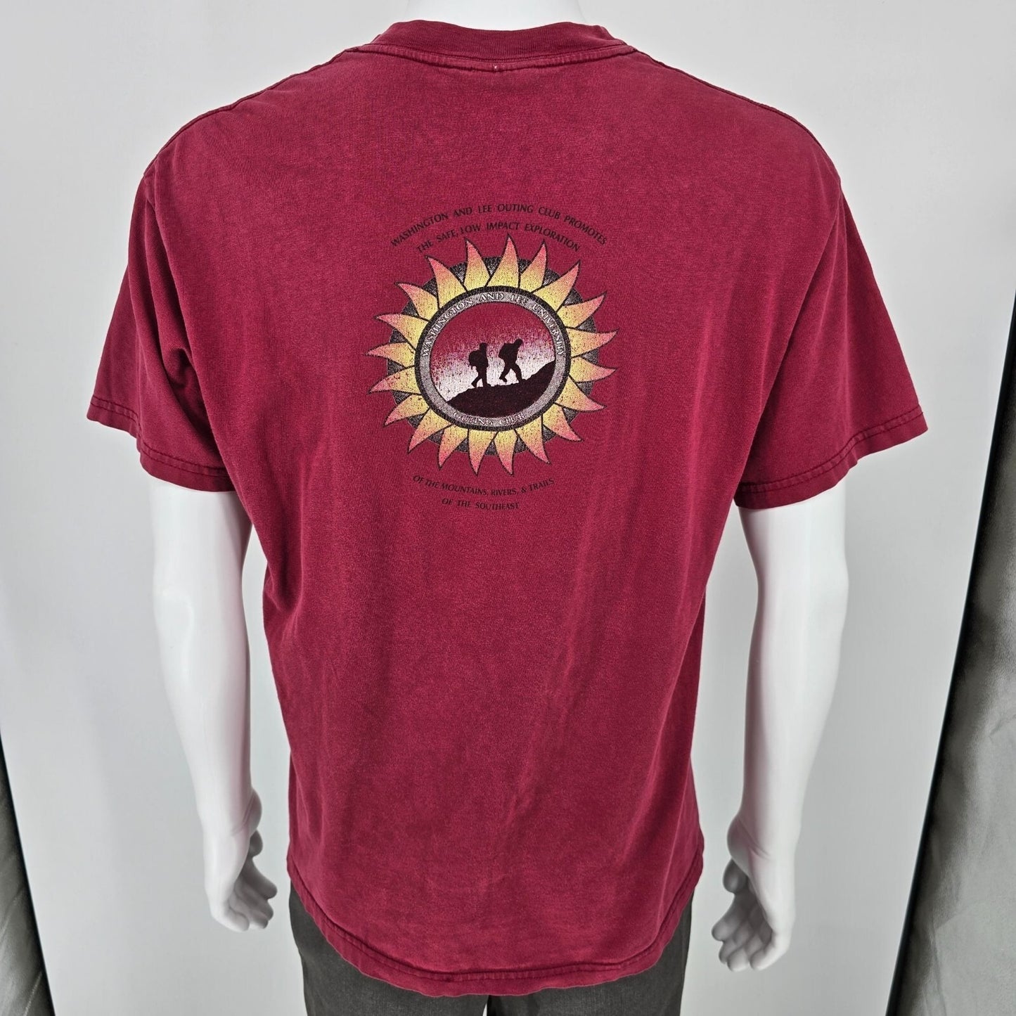 Vintage Y2K Washington and Lee University Outing Club Trip Staff T-Shirt (L)
