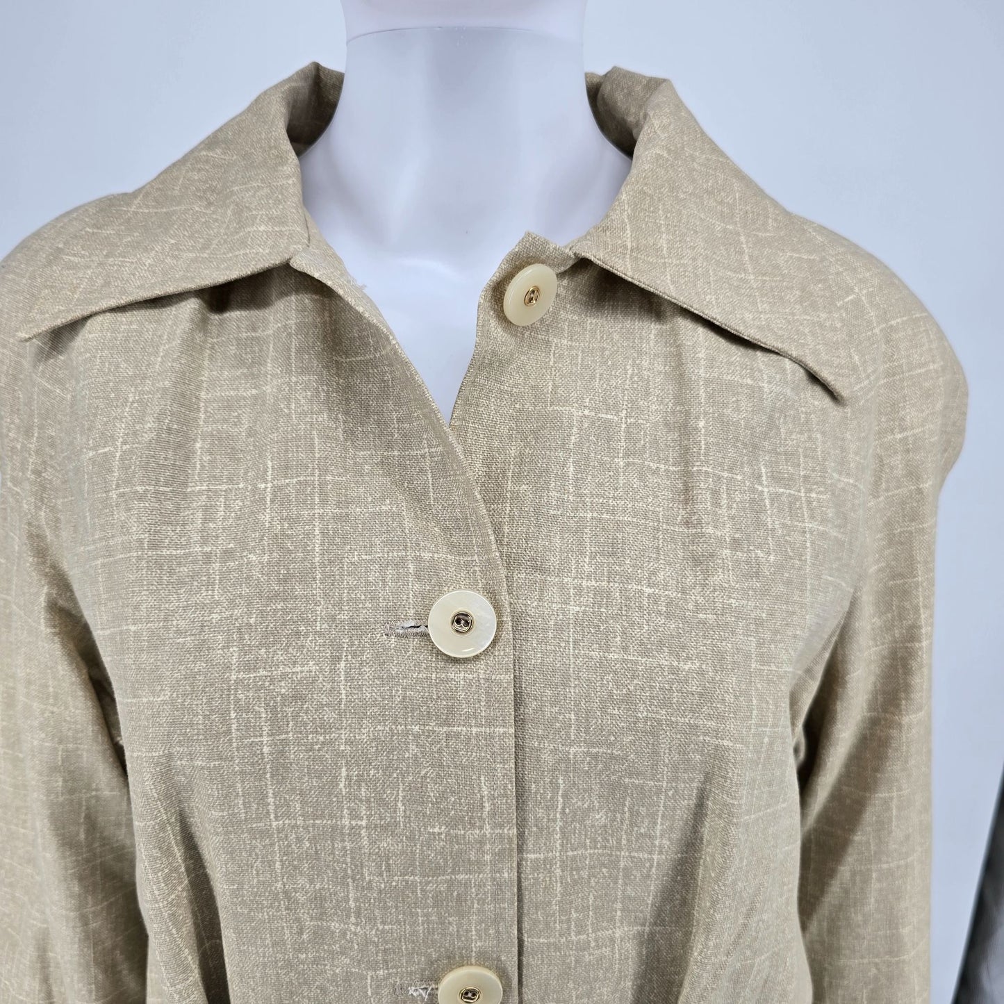 Vintage Early 1970s Beige Linen-Look Belted Coat w/ Botanical Print Lining (L)