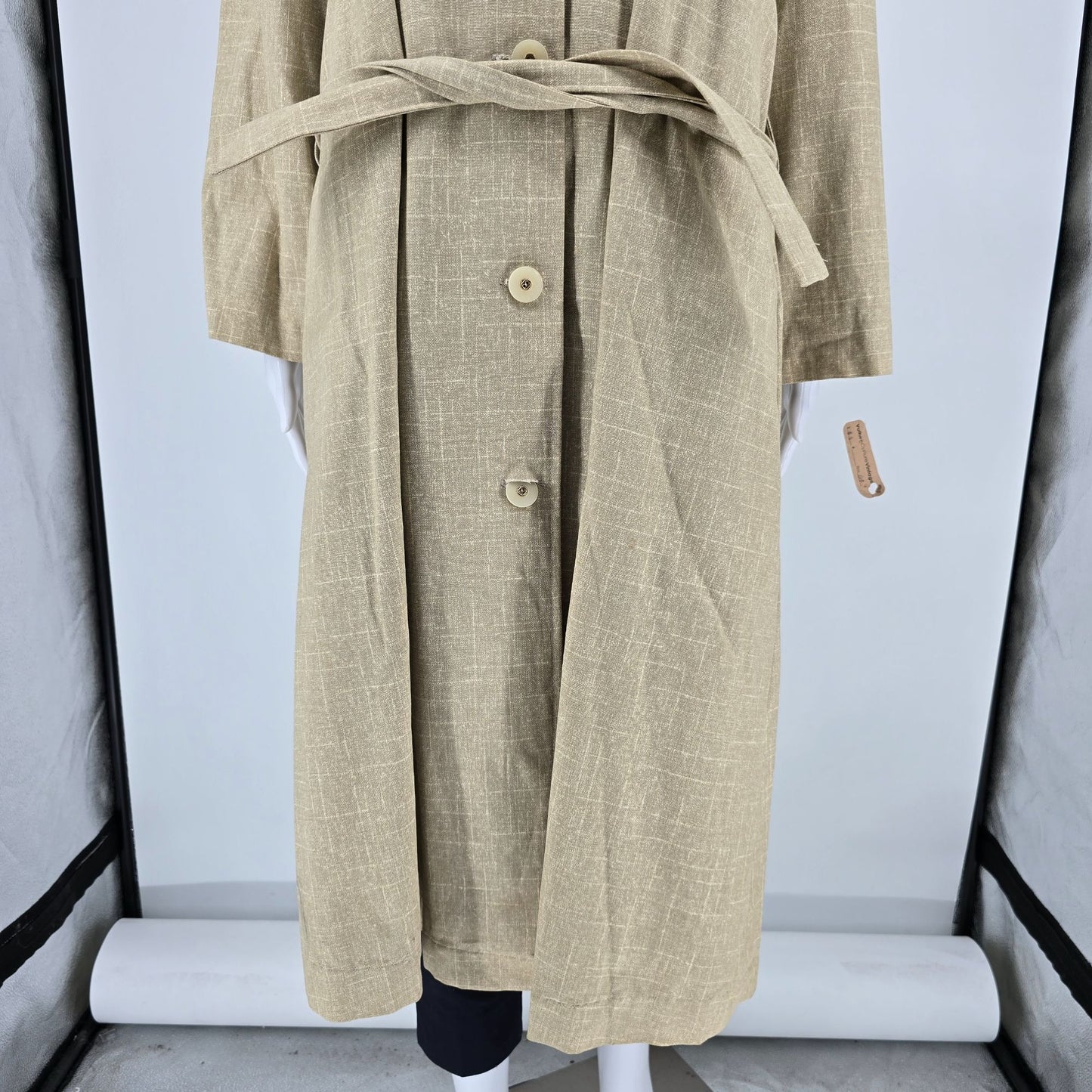 Vintage Early 1970s Beige Linen-Look Belted Coat w/ Botanical Print Lining (L)