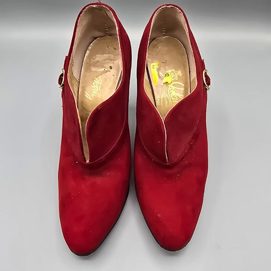 Vintage 1980s Johansen V-Vamp Scarlet Suede Made in USA Shootie Pumps (4B)