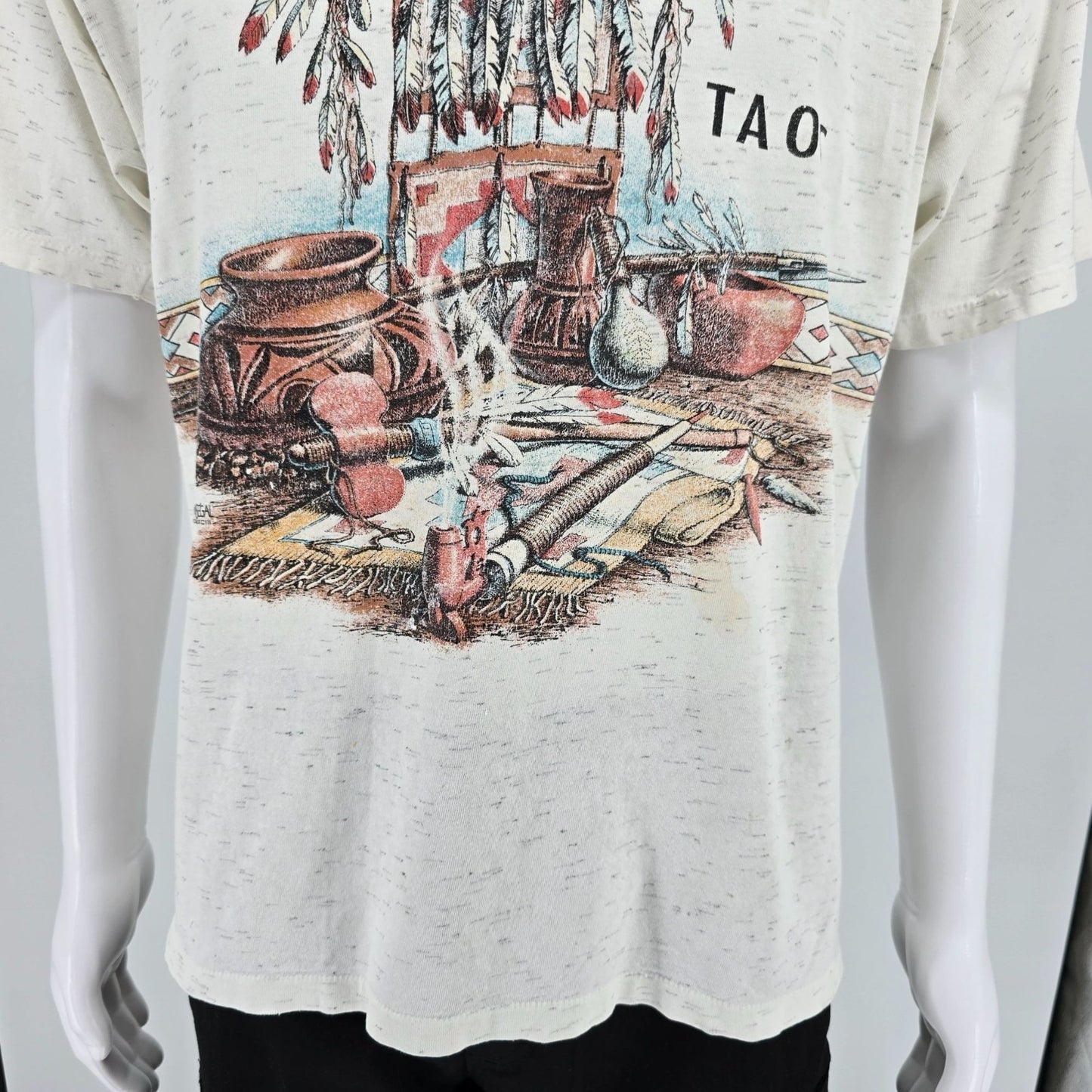 Vintage 1990s Oneita SanSegal Taos New Mexico Peace Pipe Graphic T-Shirt (L)