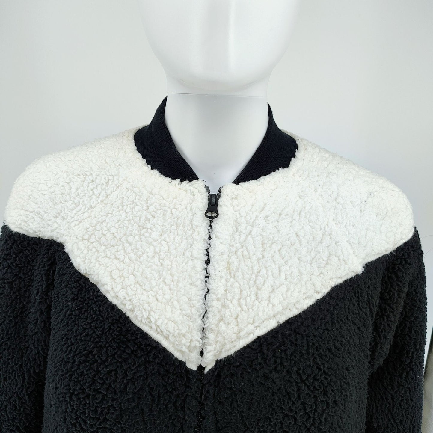 Nike Womens Sherpa Fleece Black and Whi Varsity Jacket XS Black & White Polyeste