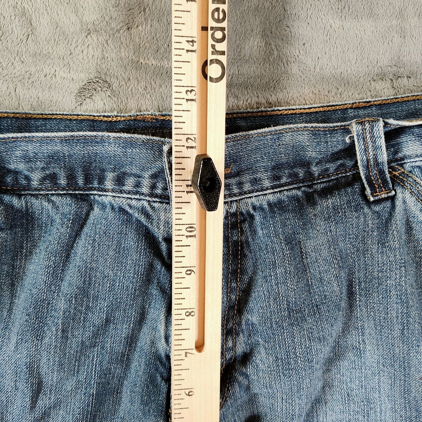 Old Navy 2009 Men's Loose Painter Blue Jean Denim Shorts (Size 36)