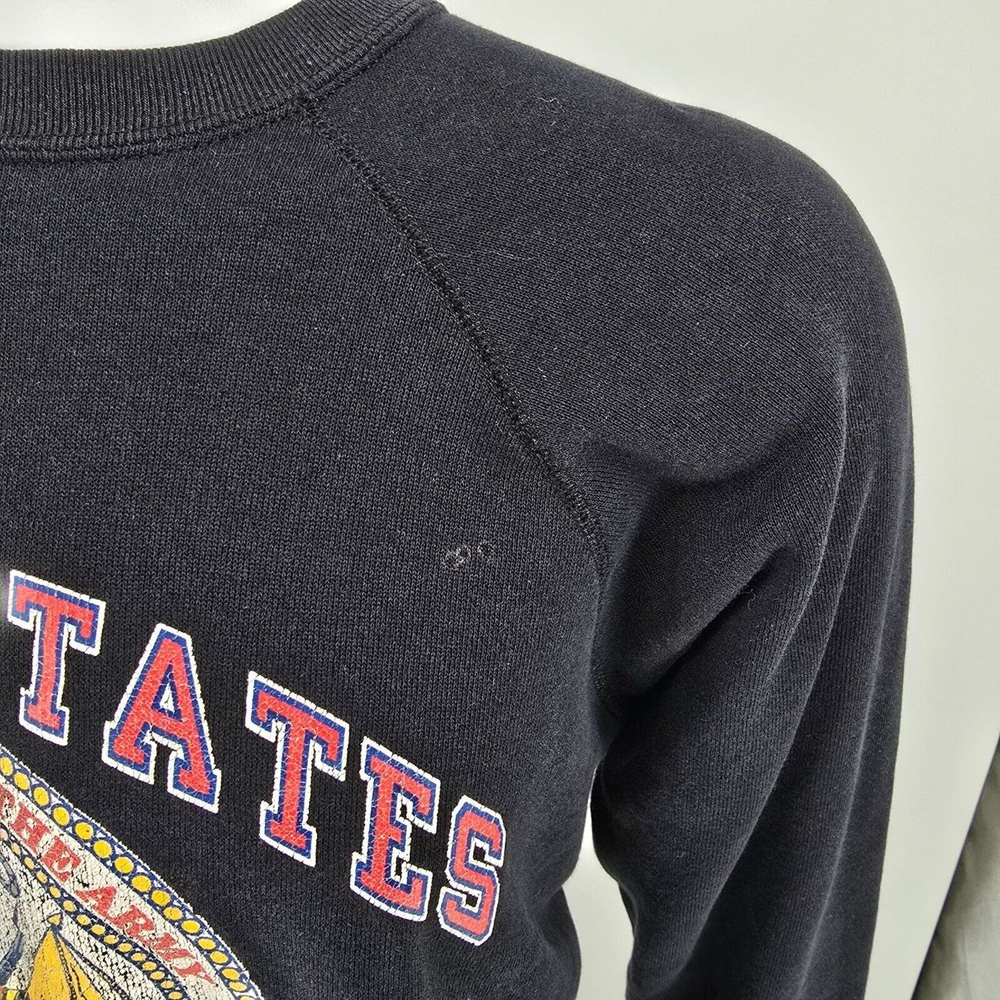 Vintage Late 1980s Distressed United States Army Emblem Black Sweatshirt (M)