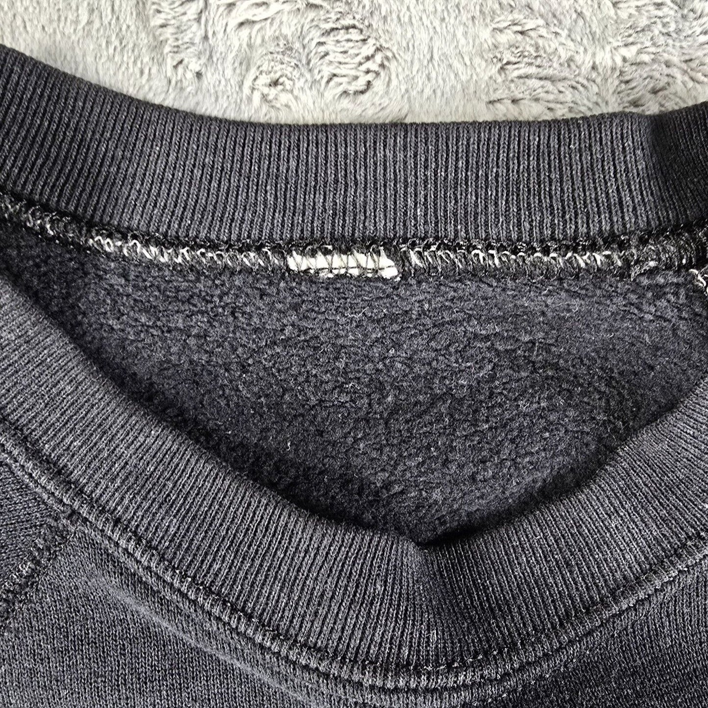 Vintage Late 1980s Distressed United States Army Emblem Black Sweatshirt (M)