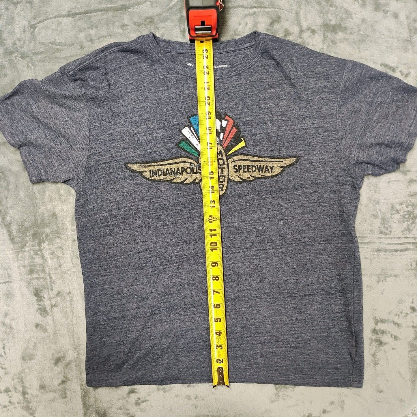 Indianapolis Motor Speedway Wing Wheel Flag Logo Graphic T-Shirt (Boys Large)