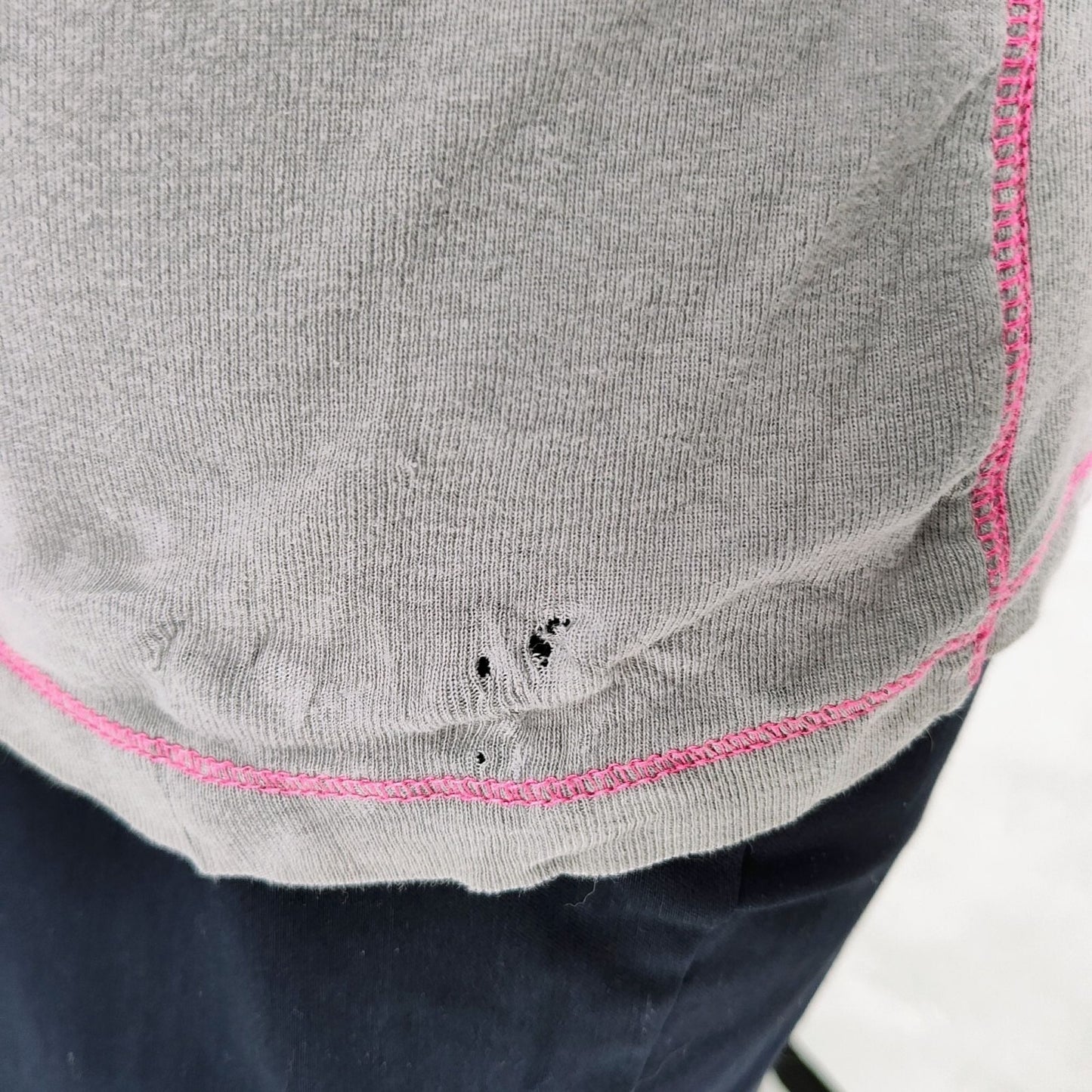 Old Navy 2012 Womens Long Sleeve Gray Cotton Top W/ Pink Stitching (S) *Flawed*