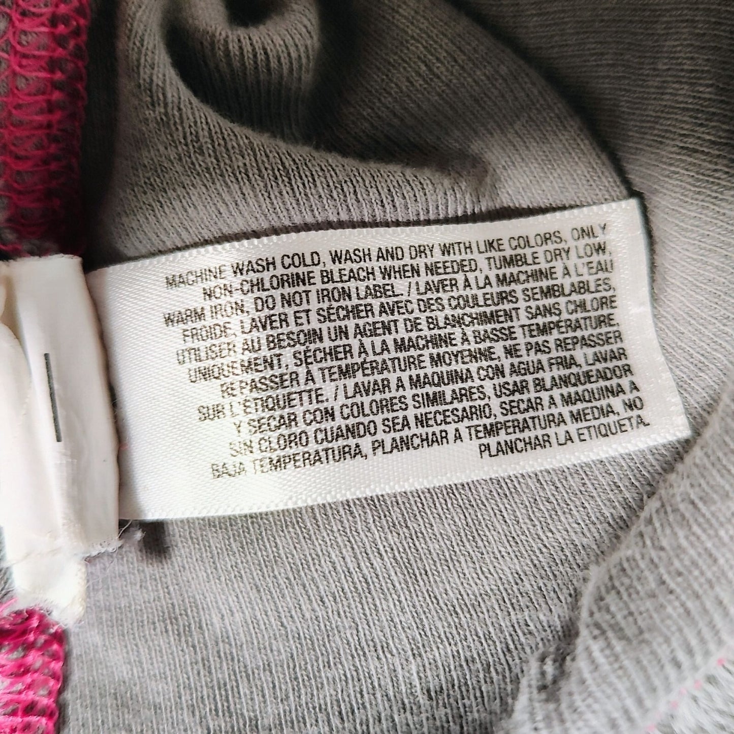 Old Navy 2012 Womens Long Sleeve Gray Cotton Top W/ Pink Stitching (S) *Flawed*