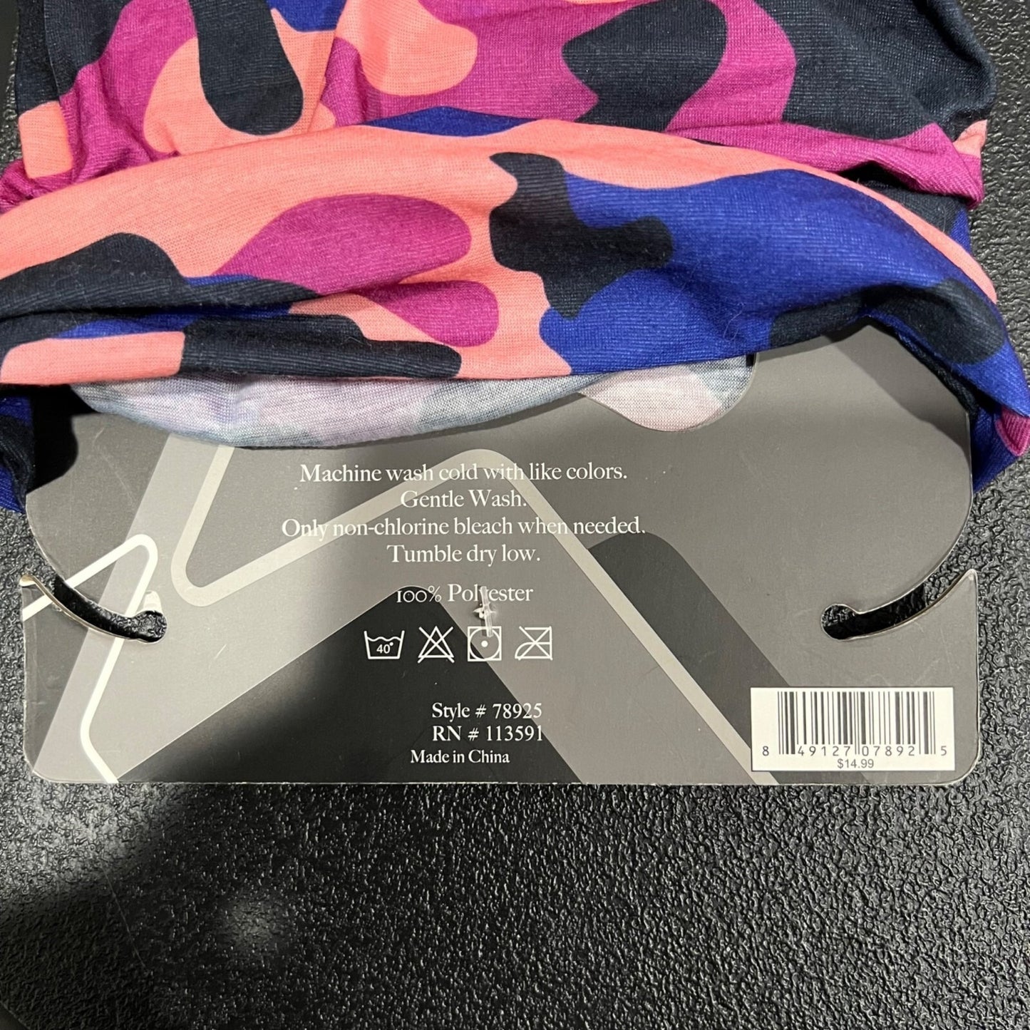 NWT Zone In Pink/Black/Blue Camo Pattern Multifunctional Gaiter (One Size)